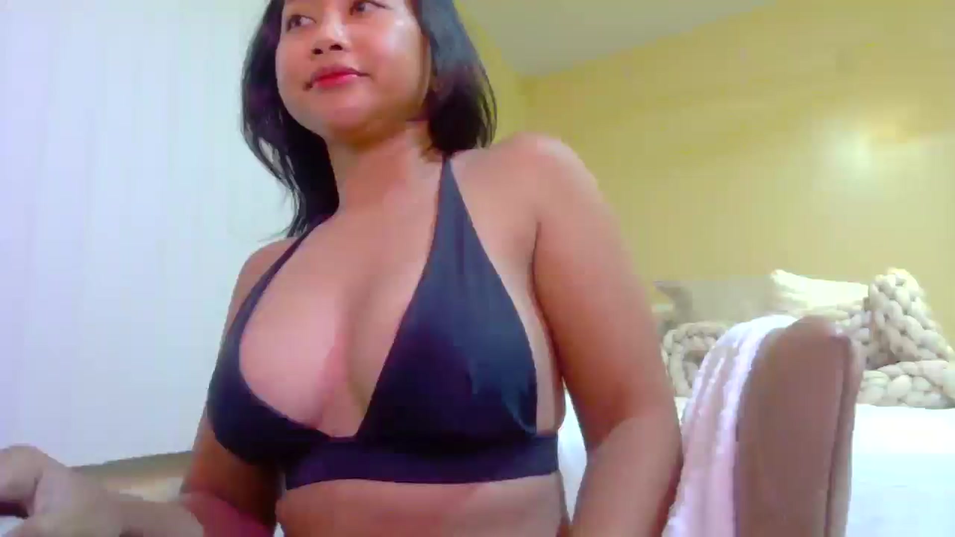 Gallery image thumbnail from buttercupss's myfreecams stream on, 05/12/2025, 09:45 image 11 of 20