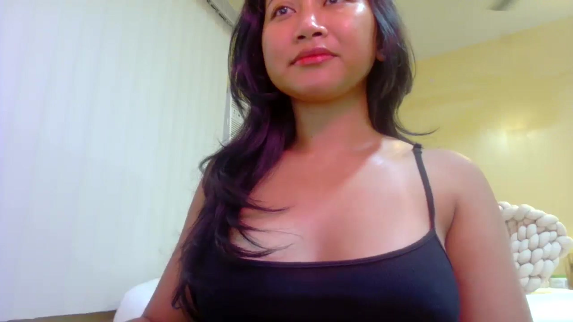Gallery image thumbnail from buttercupss's myfreecams stream on, 05/14/2025, 09:31 image 3 of 20