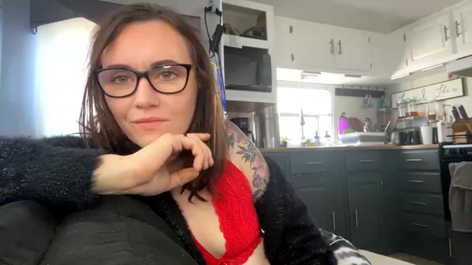 Gallery image thumbnail from byarialove's myfreecams stream on, 11/18/2022, 15:51 image 8 of 20