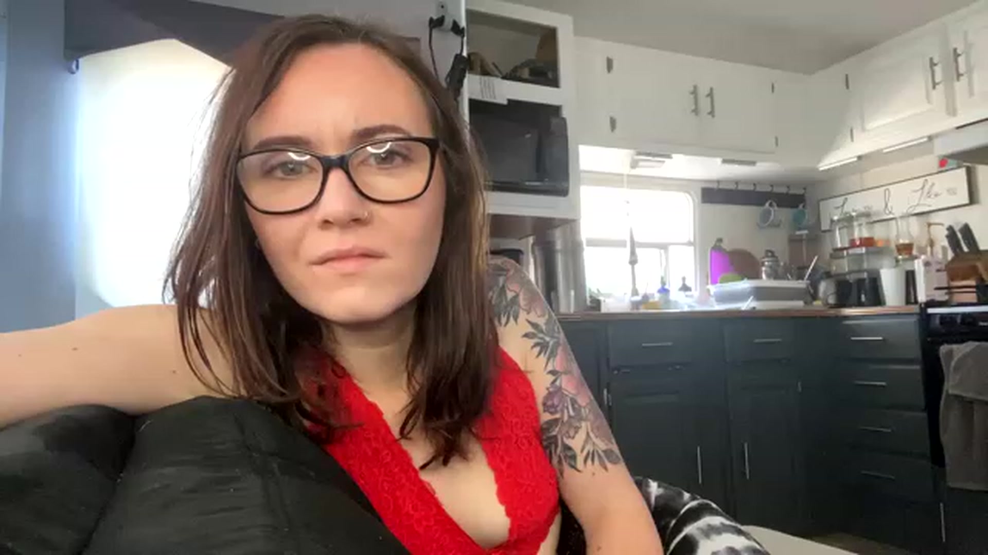 Gallery image thumbnail from byarialove's myfreecams stream on, 11/18/2022, 15:51 image 15 of 20