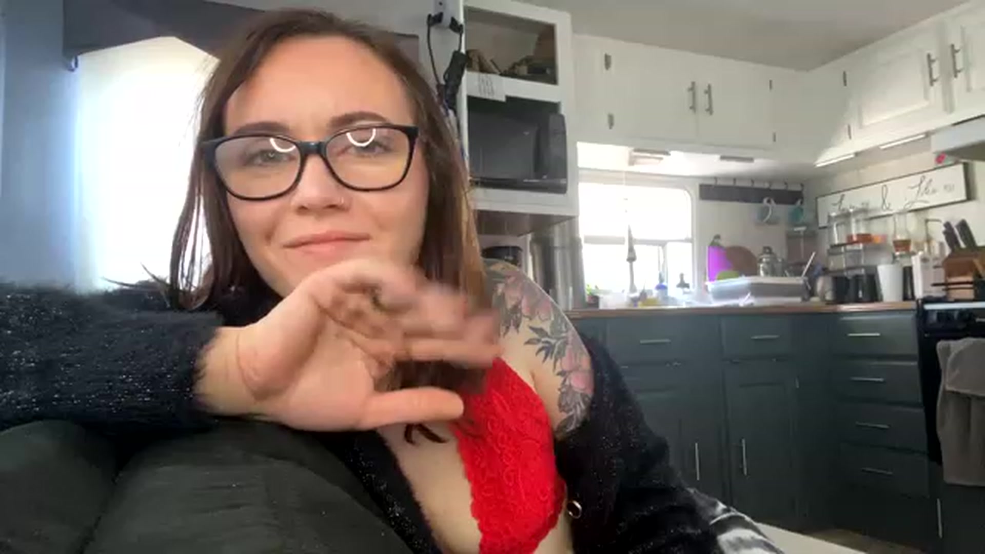 Gallery image thumbnail from byarialove's myfreecams stream on, 11/18/2022, 15:51 image 7 of 20