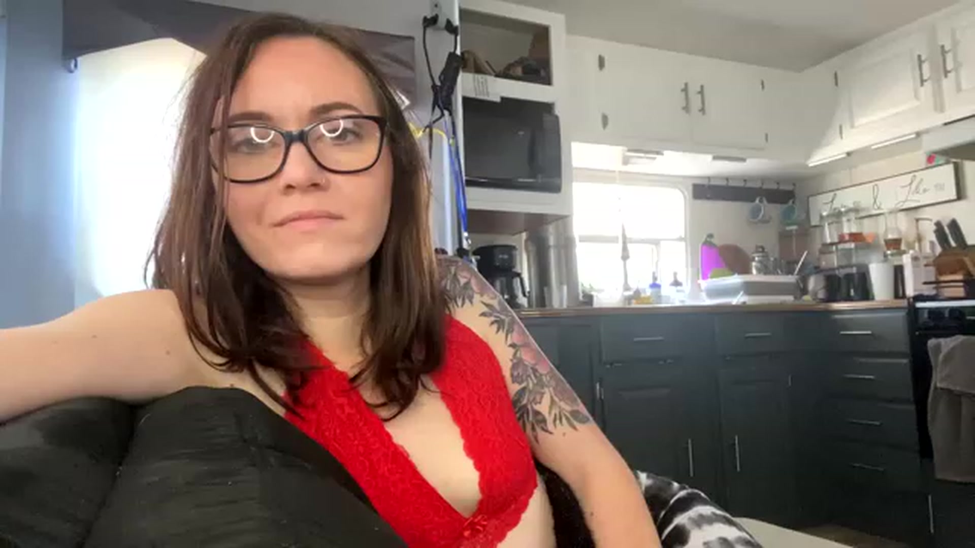 Gallery image thumbnail from byarialove's myfreecams stream on, 11/18/2022, 15:51 image 16 of 20