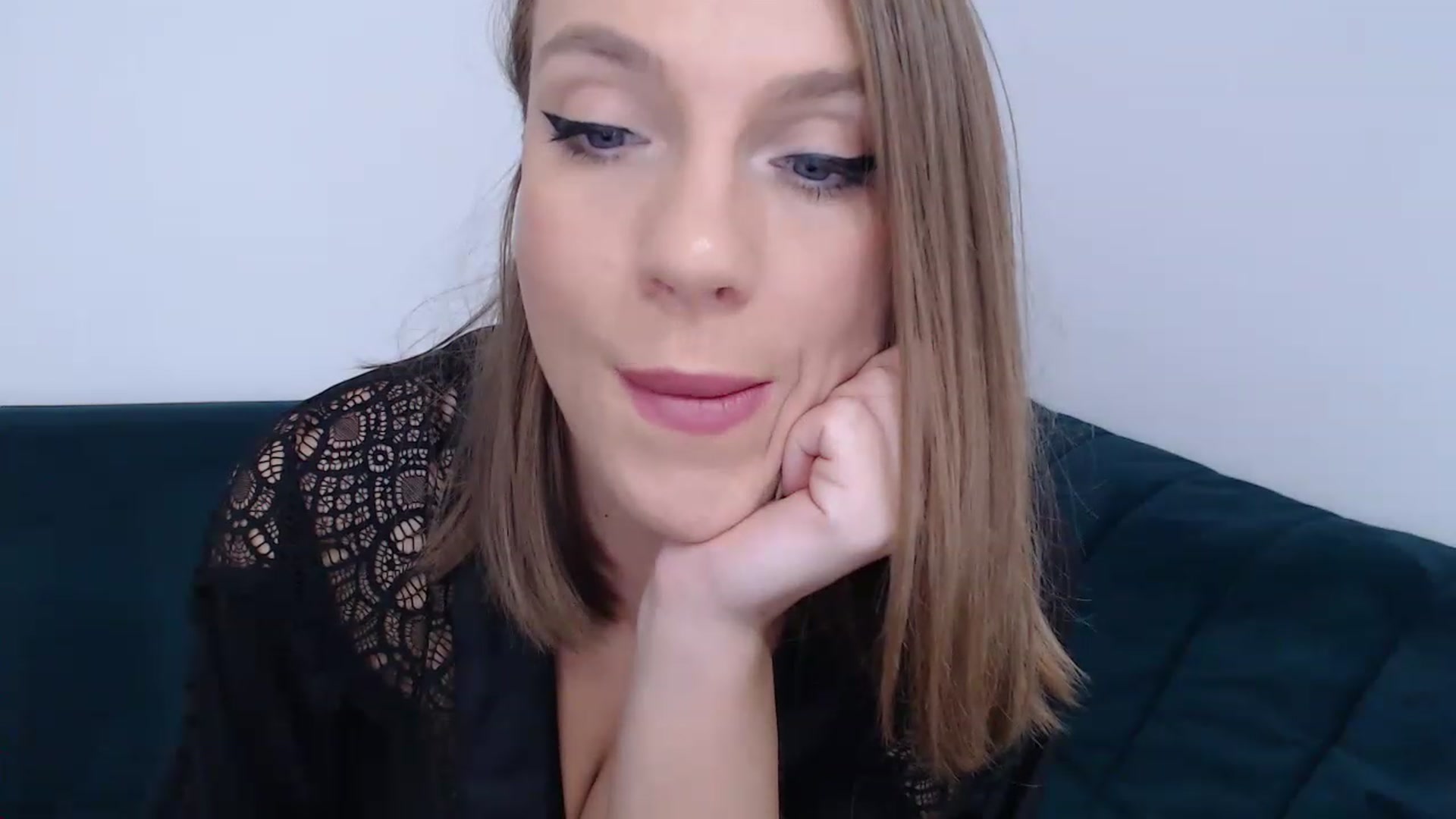 Gallery image thumbnail from call_me_em's myfreecams stream on, 11/15/2022, 10:32 image 12 of 20