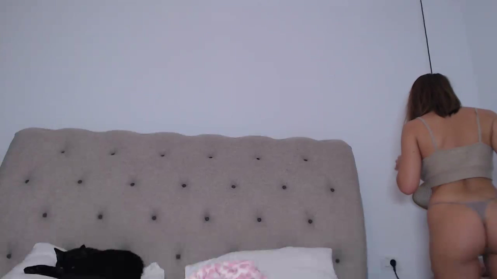 Gallery image thumbnail from call_me_em's myfreecams stream on, 11/16/2022, 08:46 image 15 of 20