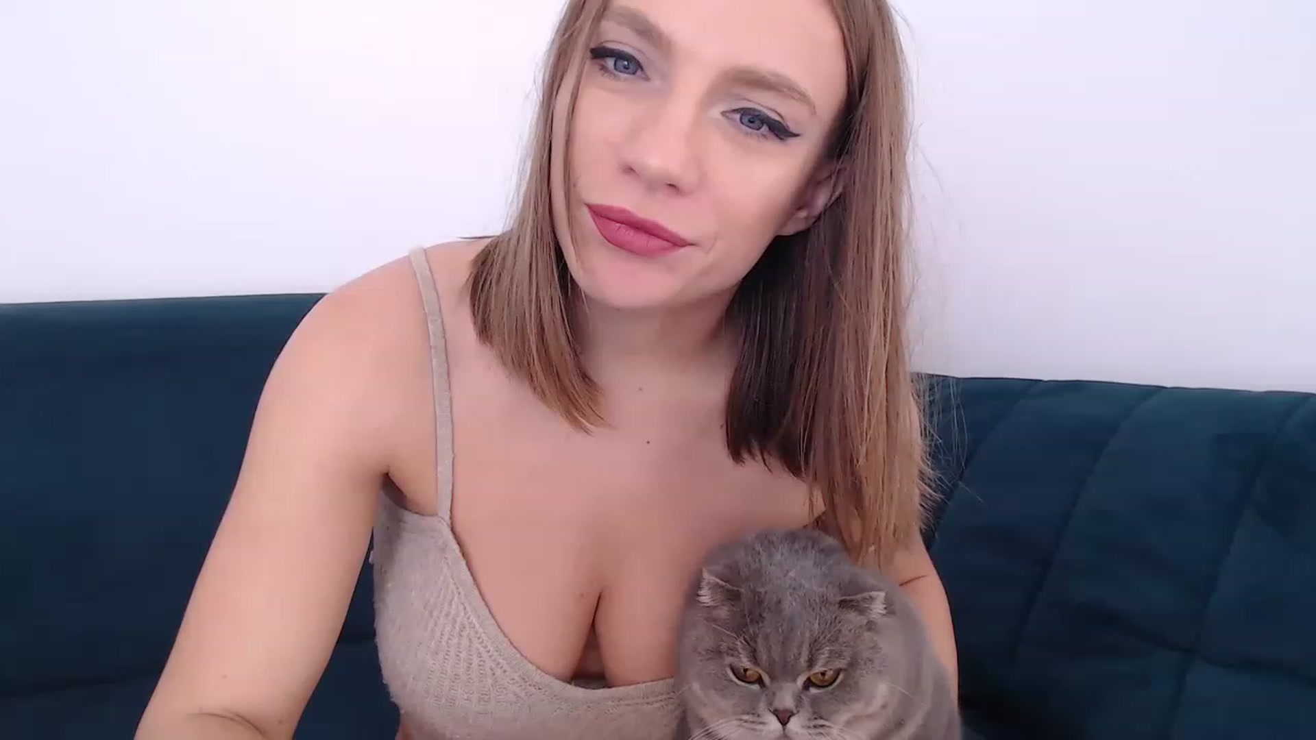 Gallery image thumbnail from call_me_em's myfreecams stream on, 11/19/2022, 11:16 image 4 of 20