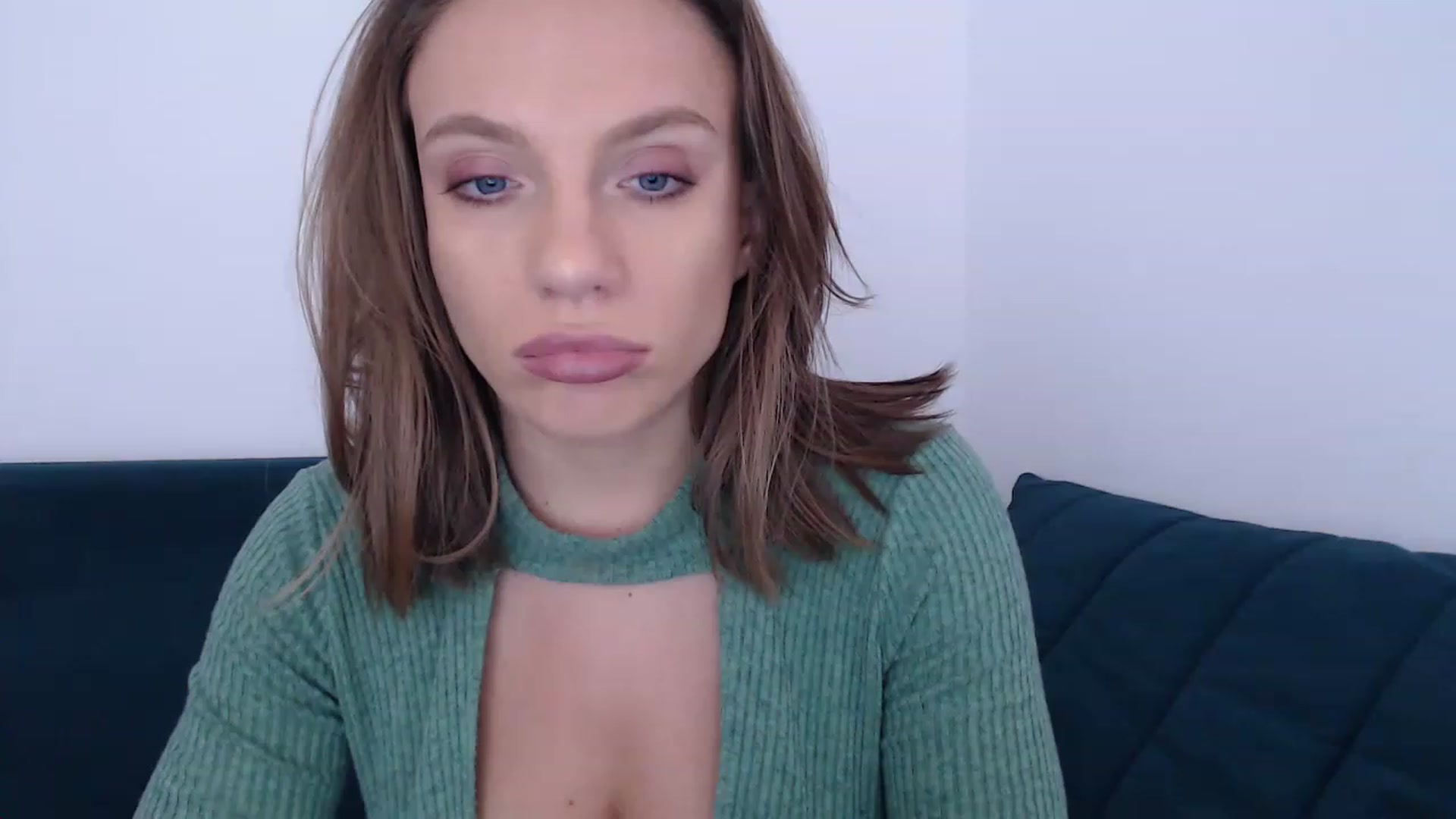 Gallery image thumbnail from call_me_em's myfreecams stream on, 11/24/2022, 10:39 image 16 of 20