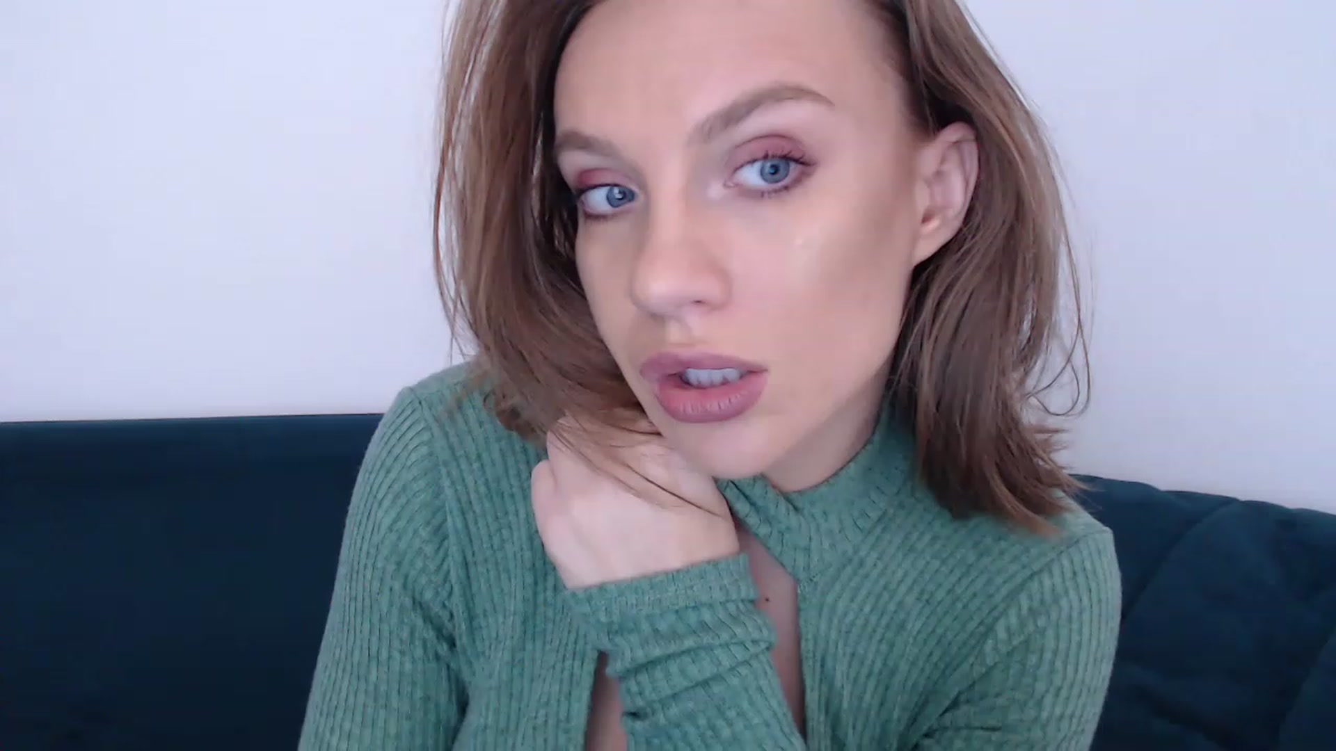 Gallery image thumbnail from call_me_em's myfreecams stream on, 11/24/2022, 10:39 image 14 of 20
