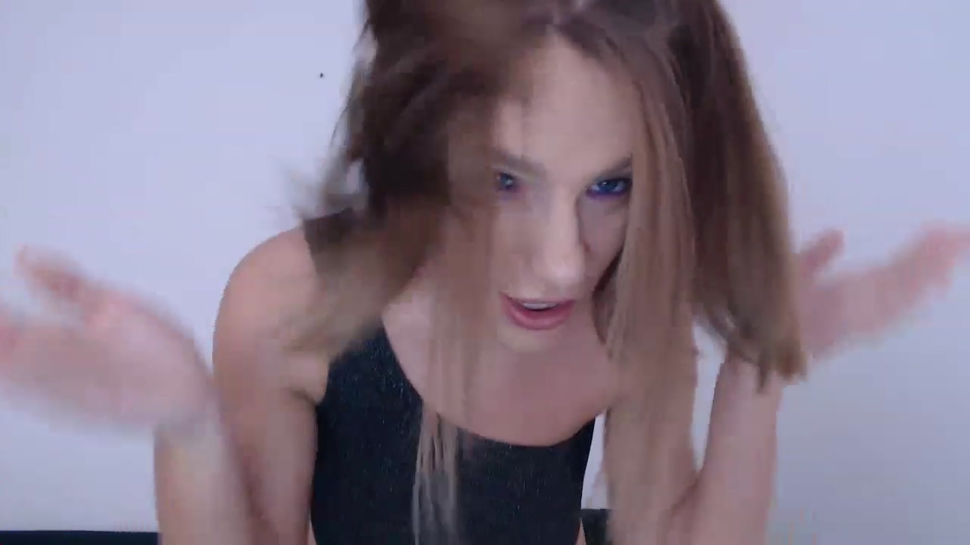 Gallery image thumbnail from call_me_em's myfreecams stream on, 11/27/2022, 09:19 image 15 of 20