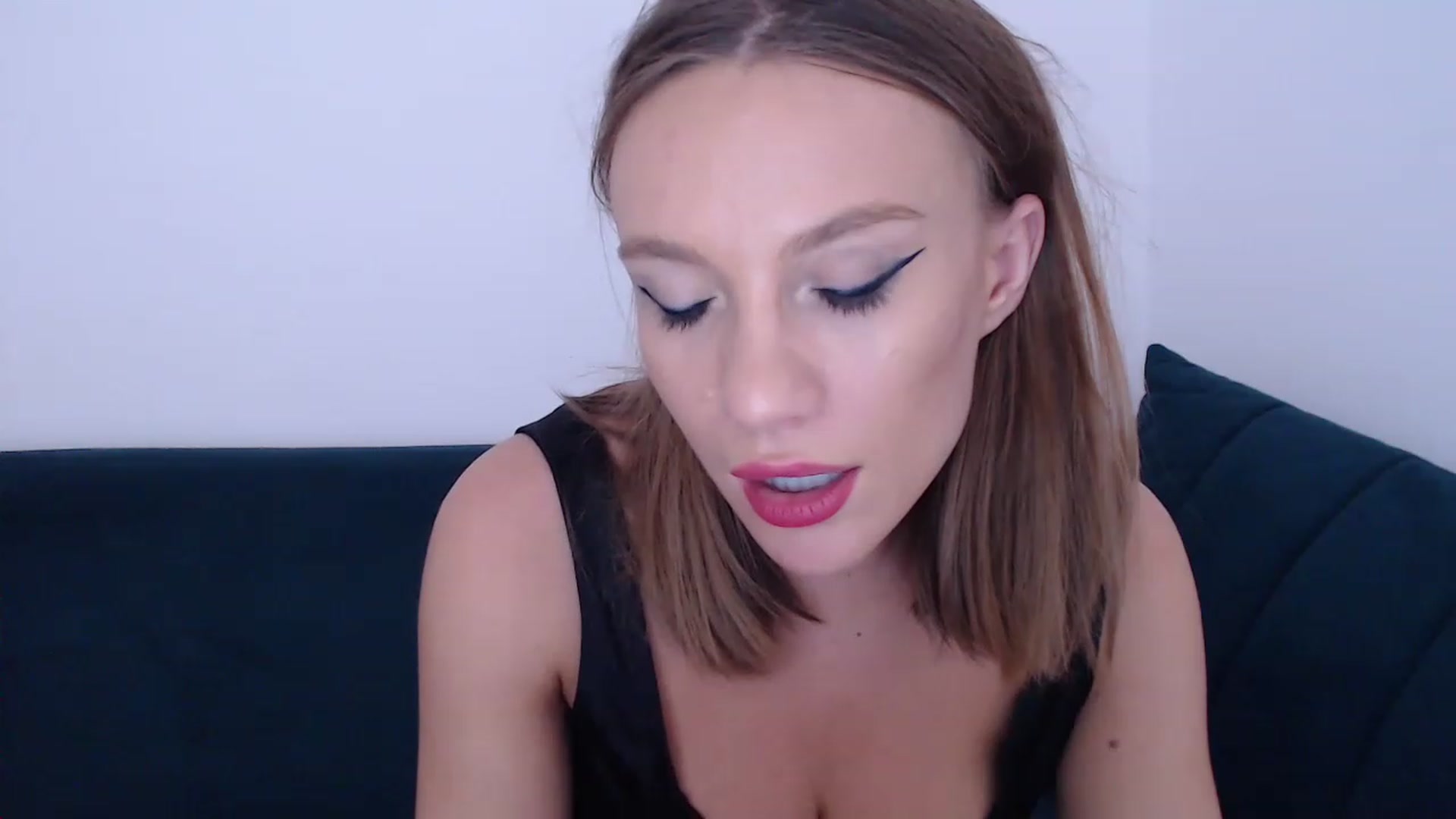 Gallery image thumbnail from call_me_em's myfreecams stream on, 11/29/2022, 10:25 image 14 of 20