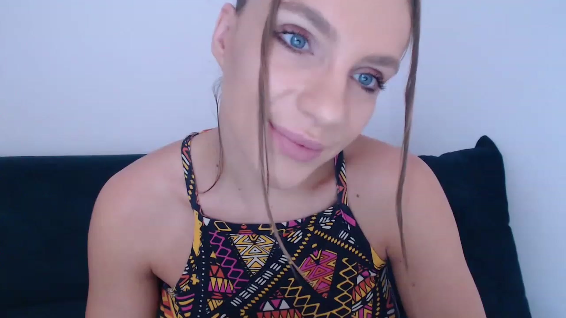 Gallery image thumbnail from call_me_em's myfreecams stream on, 12/05/2022, 08:41 image 15 of 20