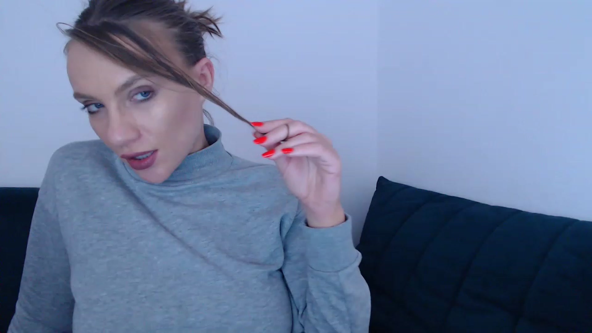 Gallery image thumbnail from call_me_em's myfreecams stream on, 12/05/2022, 12:48 image 20 of 20