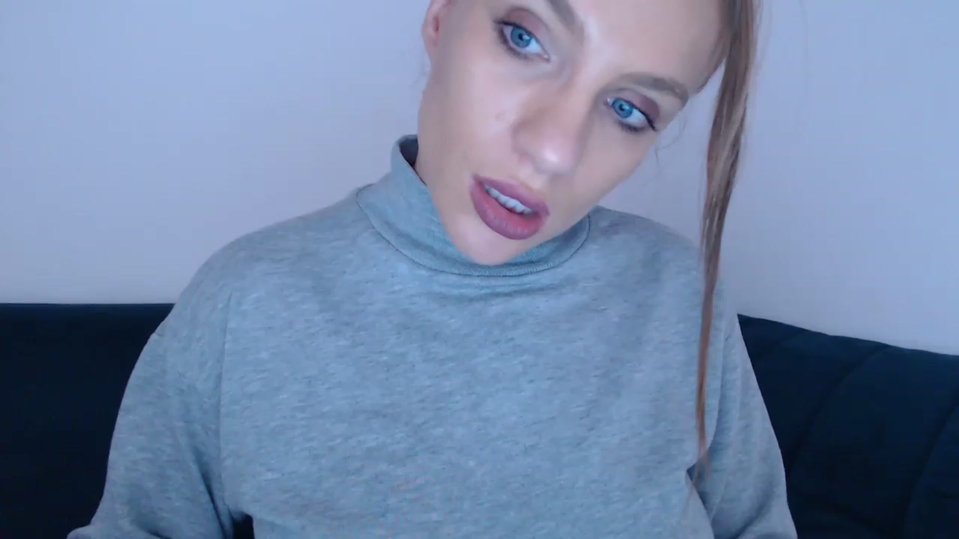 Gallery image thumbnail from call_me_em's myfreecams stream on, 12/05/2022, 12:48 image 10 of 20