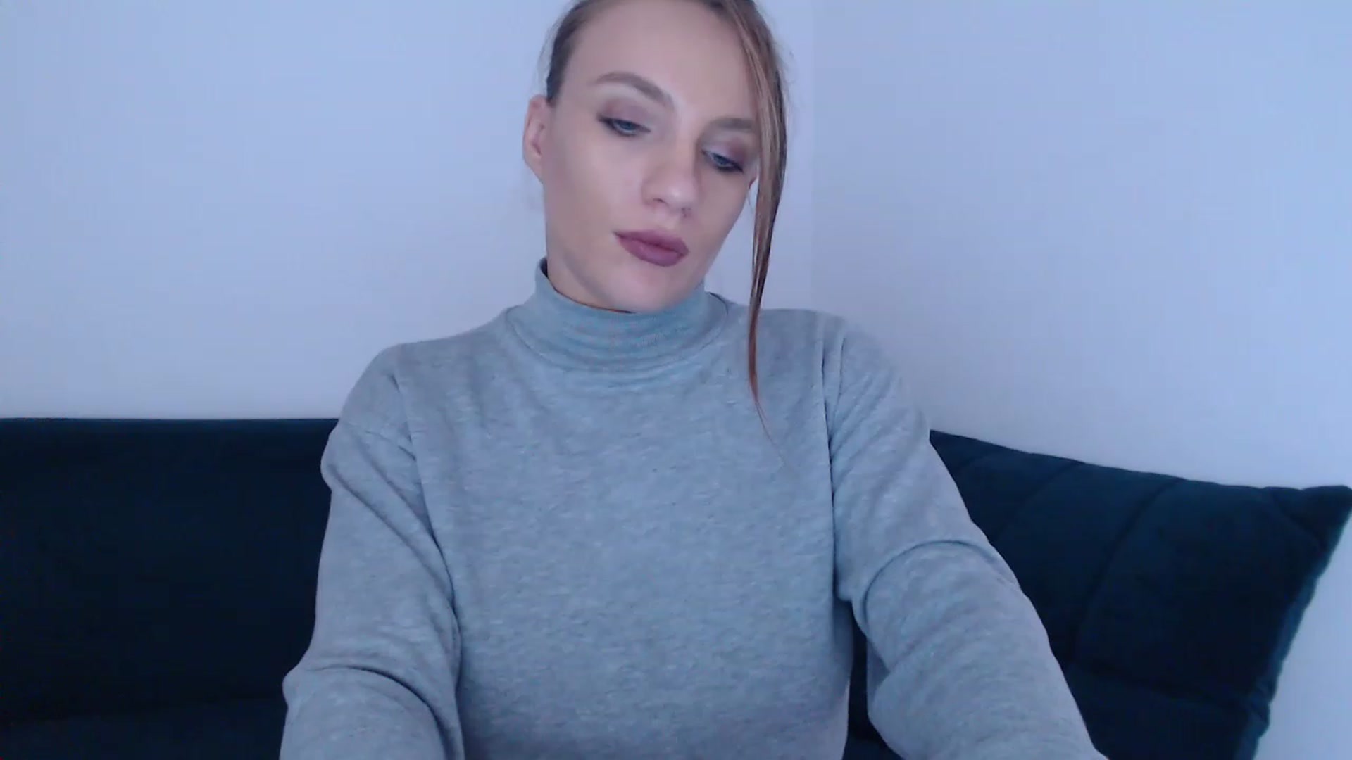 Gallery image thumbnail from call_me_em's myfreecams stream on, 12/05/2022, 12:48 image 18 of 20