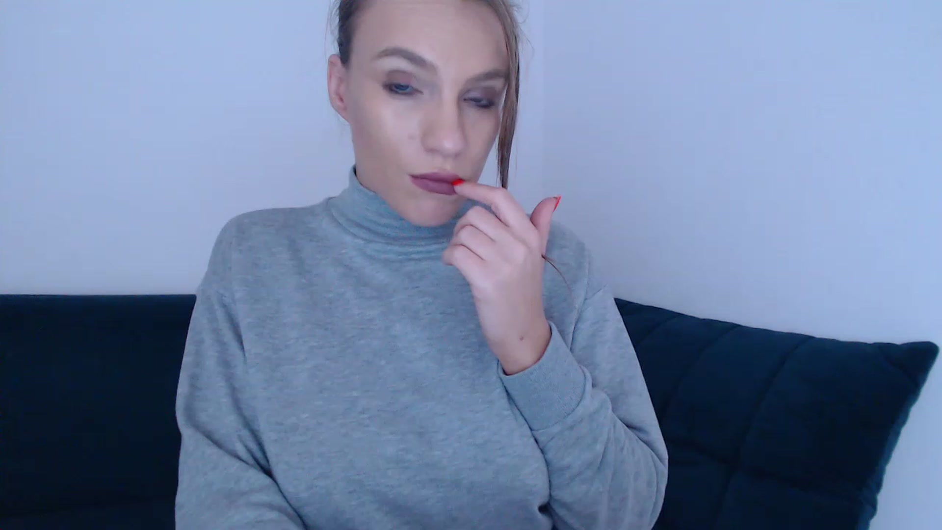 Gallery image thumbnail from call_me_em's myfreecams stream on, 12/05/2022, 12:48 image 8 of 20