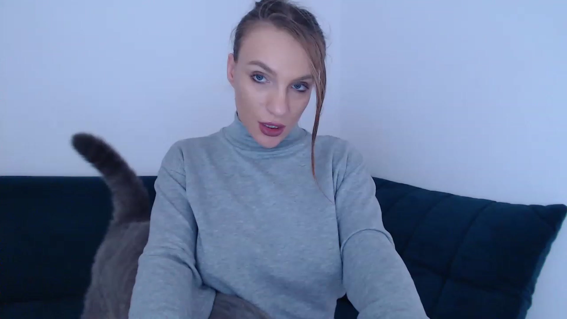 Gallery image thumbnail from call_me_em's myfreecams stream on, 12/05/2022, 12:48 image 14 of 20