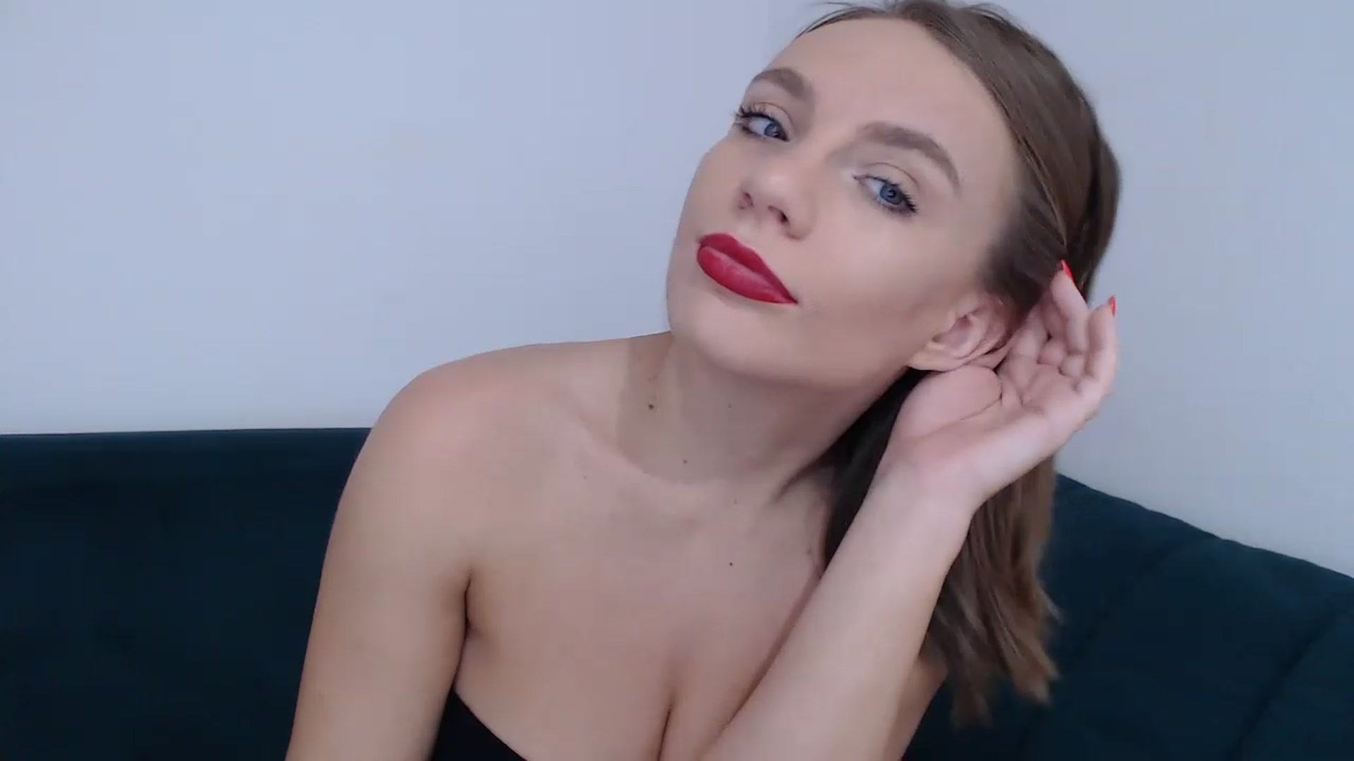 Gallery image thumbnail from call_me_em's myfreecams stream on, 12/09/2022, 10:07 image 19 of 20