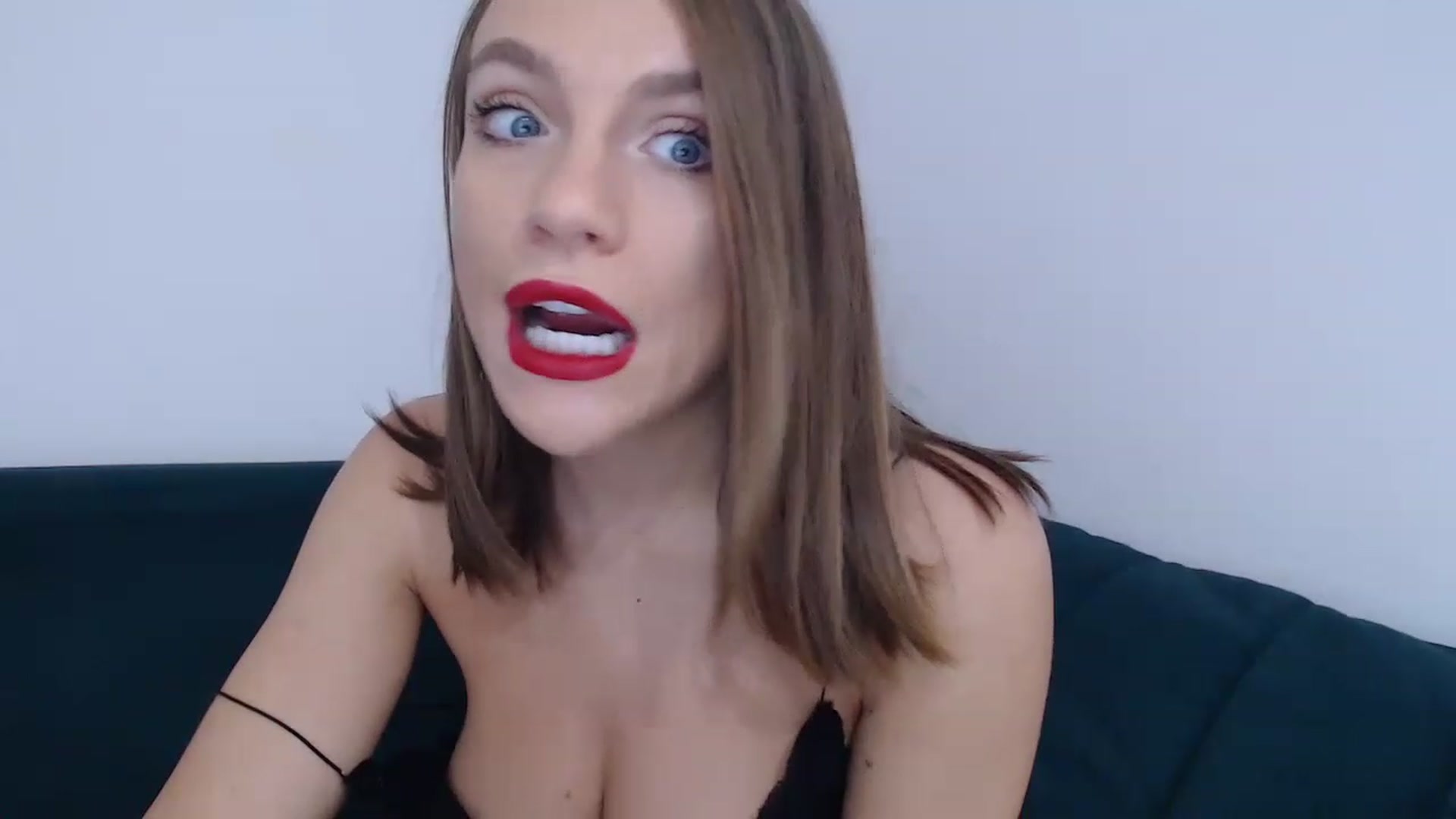 Gallery image thumbnail from call_me_em's myfreecams stream on, 12/09/2022, 10:07 image 15 of 20