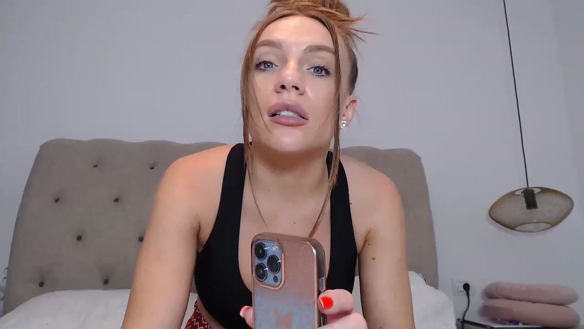 Gallery image thumbnail from call_me_em's myfreecams stream on, 12/12/2022, 20:15 image 18 of 20