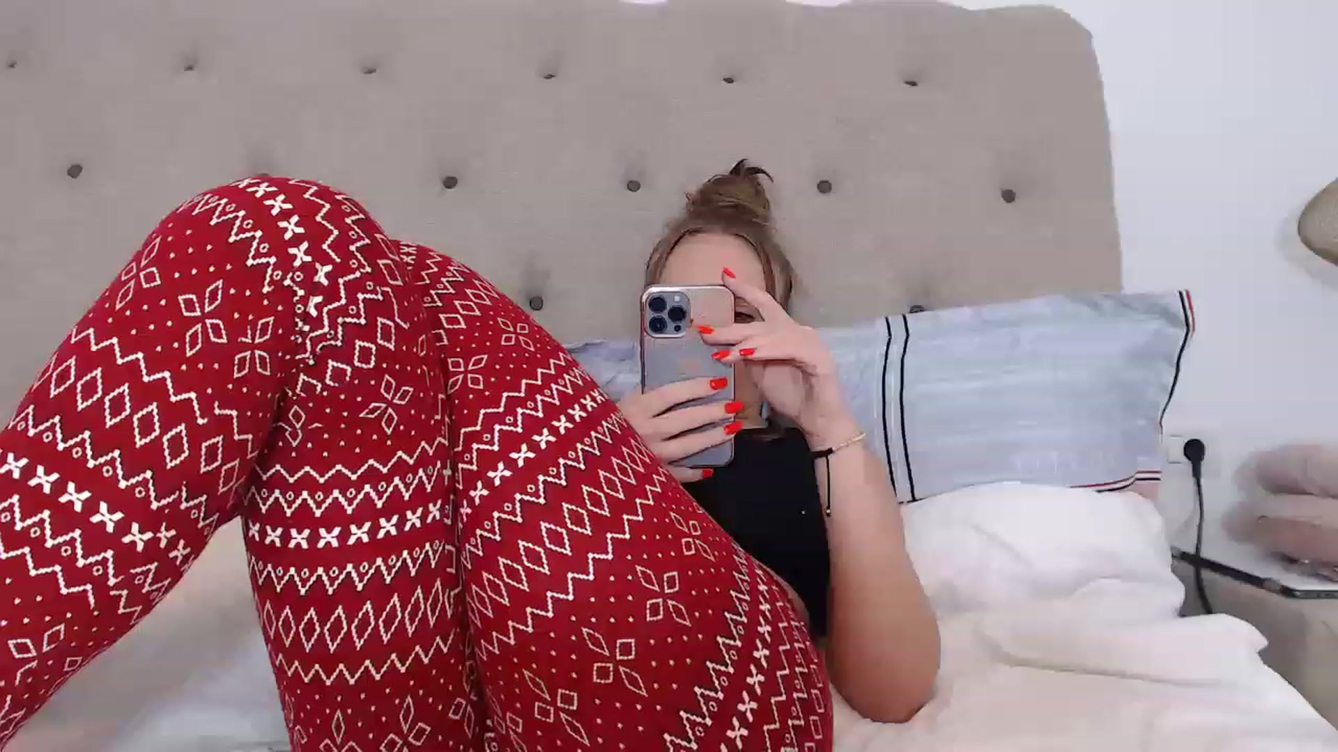Gallery image thumbnail from call_me_em's myfreecams stream on, 12/12/2022, 20:15 image 6 of 20