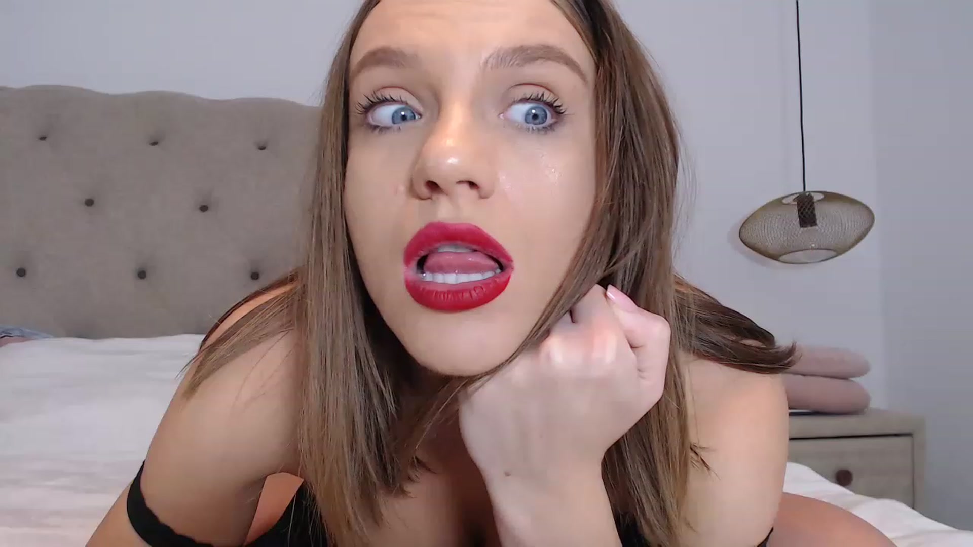 Gallery image thumbnail from call_me_em's myfreecams stream on, 12/15/2022, 19:12 image 7 of 20