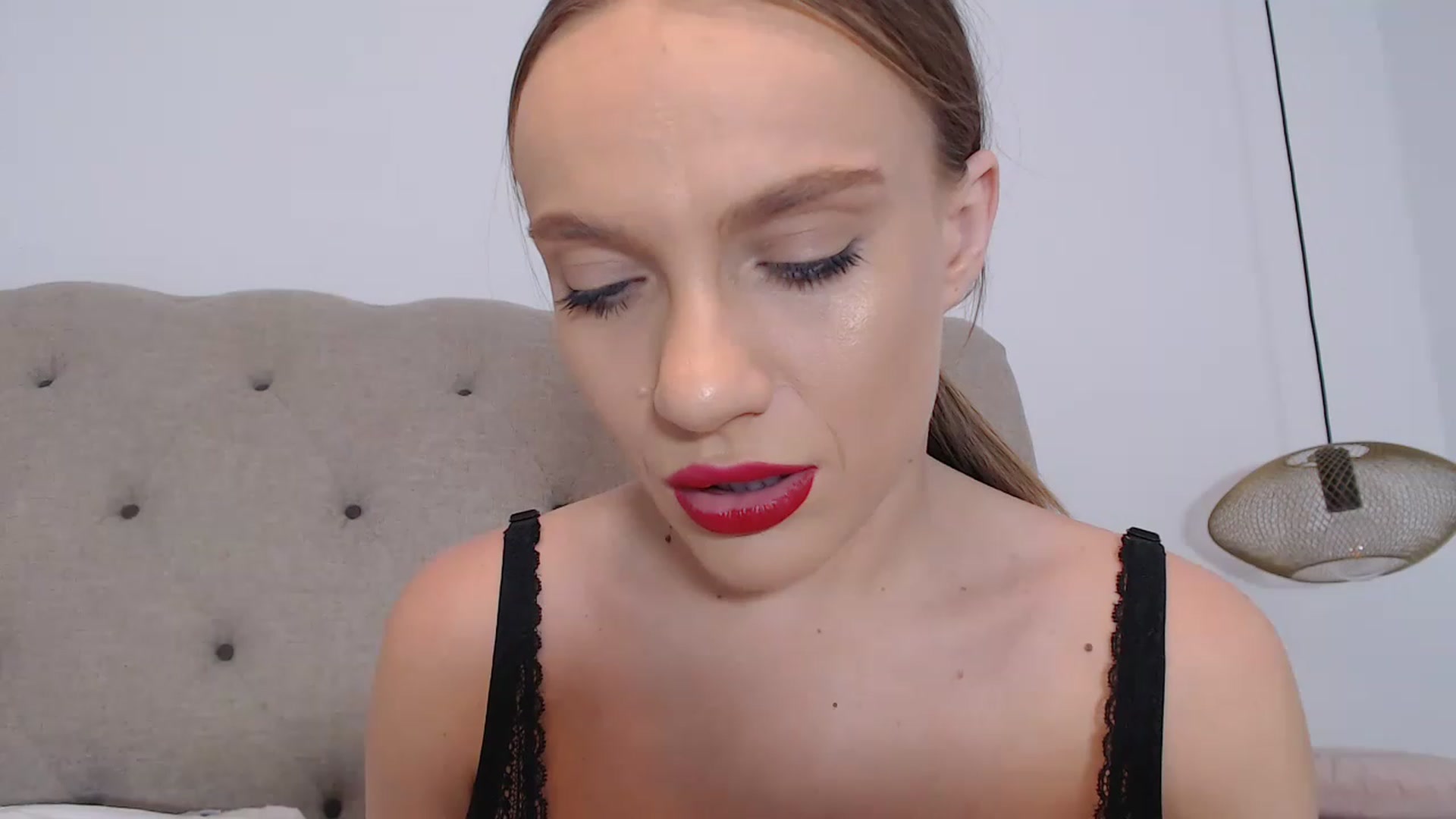 Gallery image thumbnail from call_me_em's myfreecams stream on, 12/15/2022, 19:12 image 1 of 20