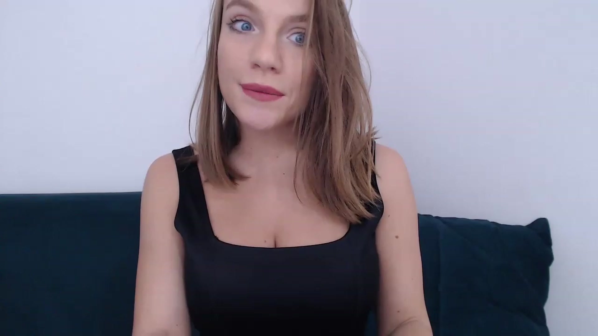 Gallery image thumbnail from call_me_em's myfreecams stream on, 12/16/2022, 10:45 image 2 of 20