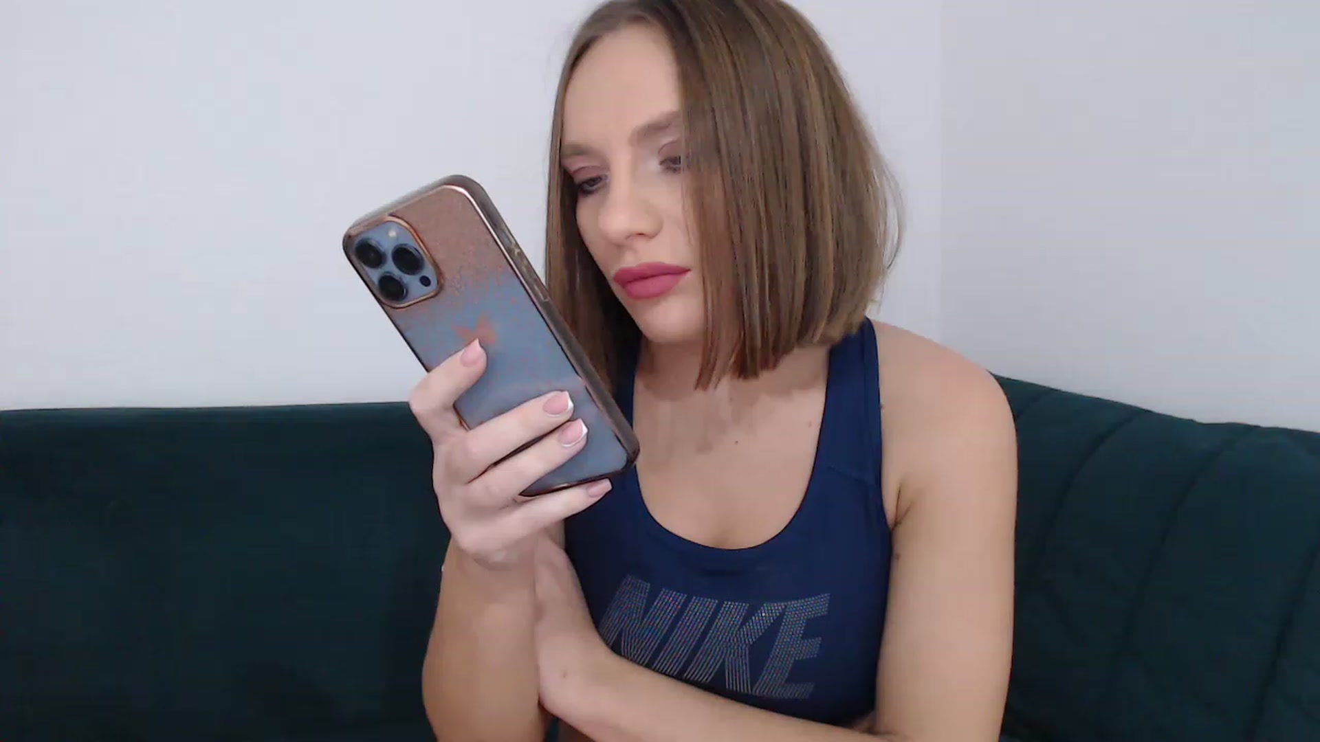Gallery image thumbnail from call_me_em's myfreecams stream on, 12/19/2022, 09:41 image 6 of 20