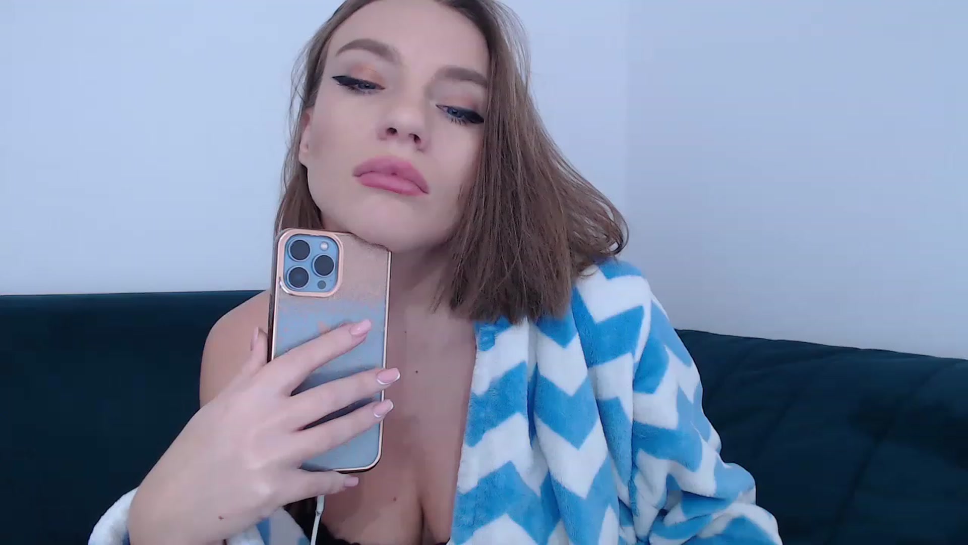 Gallery image thumbnail from call_me_em's myfreecams stream on, 12/22/2022, 11:02 image 6 of 20