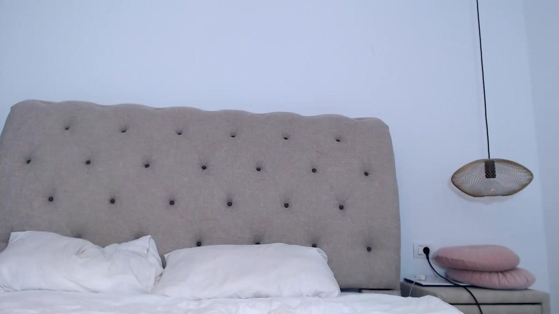 Gallery image thumbnail from call_me_em's myfreecams stream on, 01/02/2023, 16:41 image 5 of 20