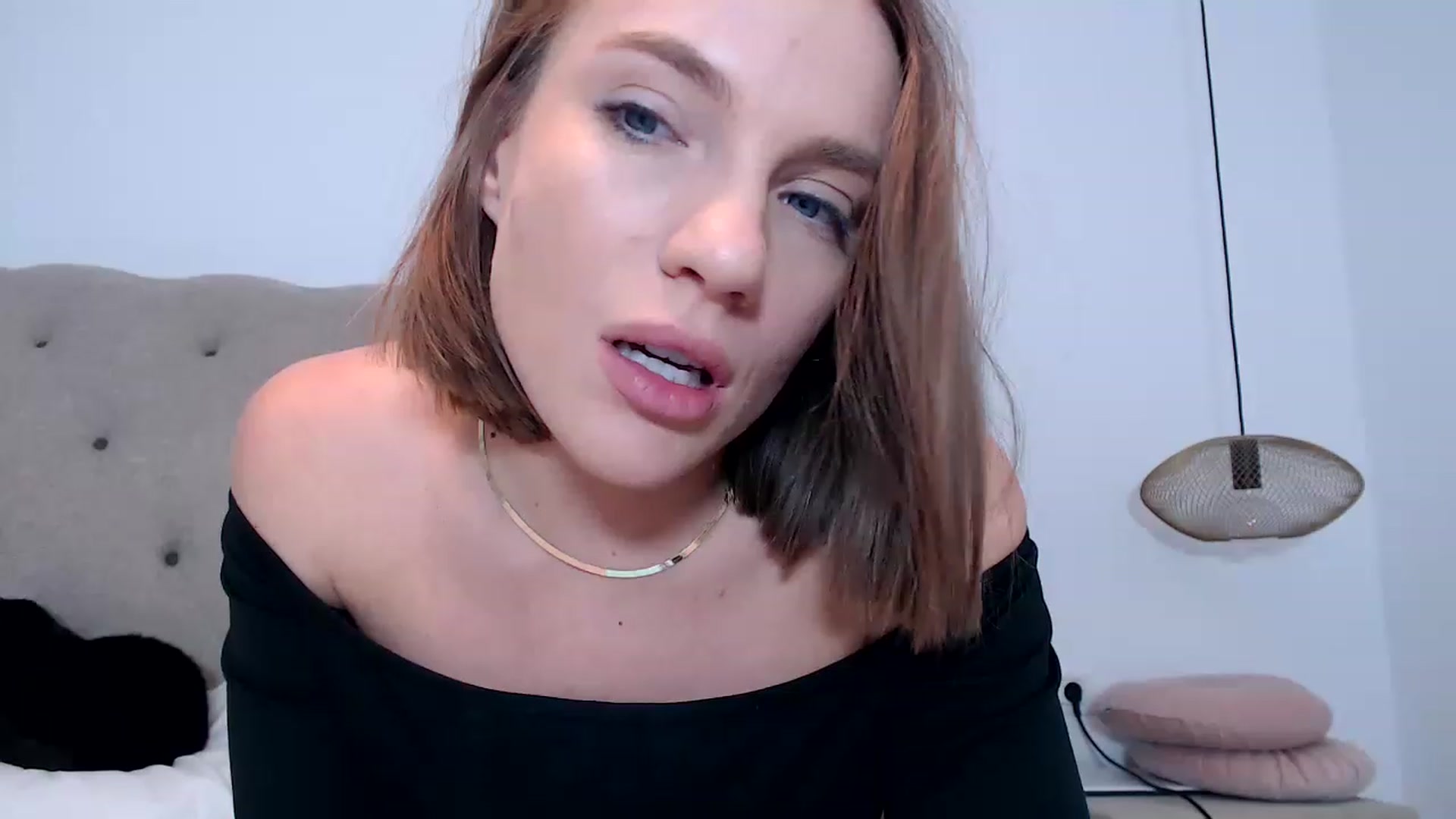 Gallery image thumbnail from call_me_em's myfreecams stream on, 01/02/2023, 16:41 image 9 of 20