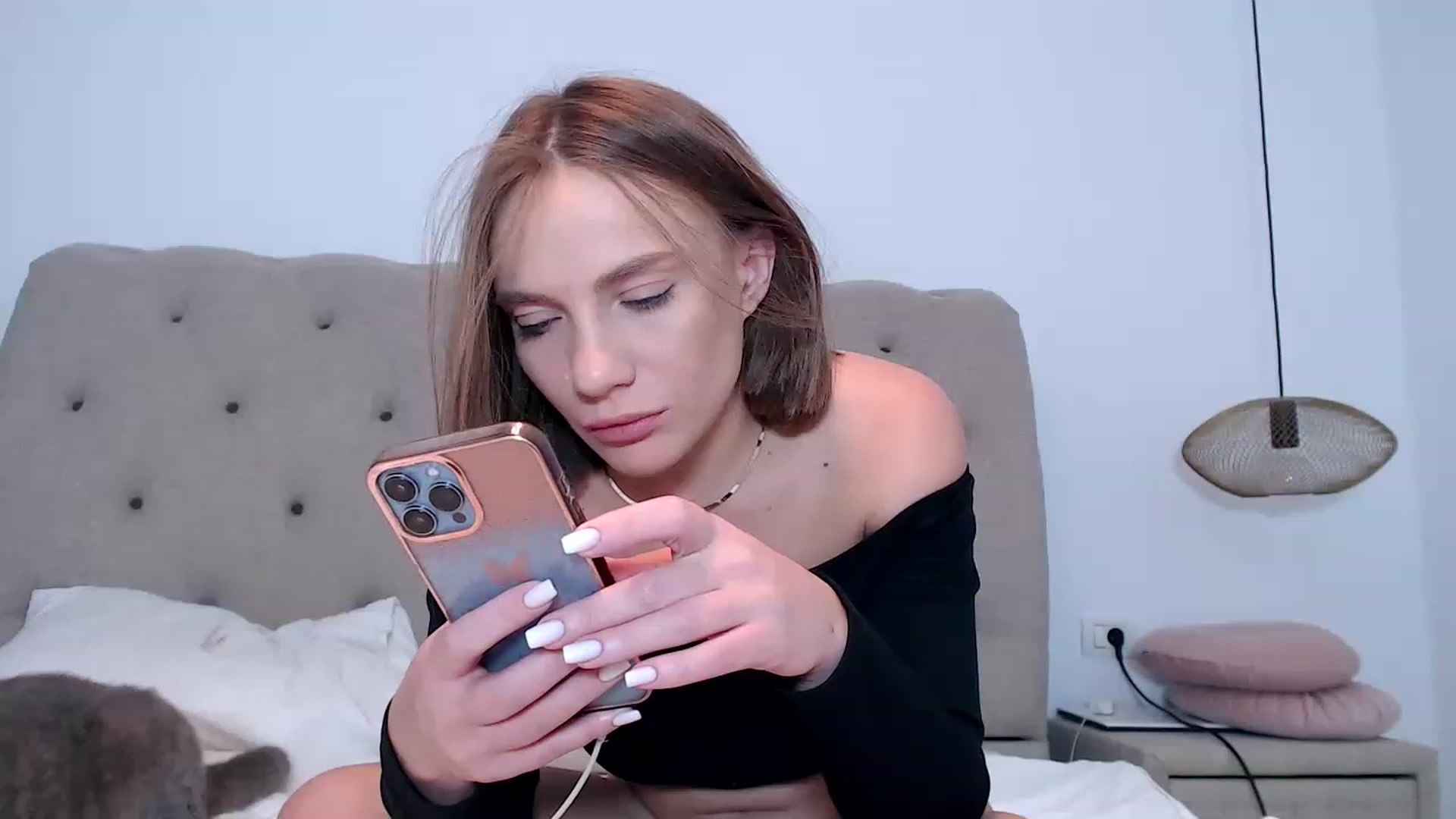 Gallery image thumbnail from call_me_em's myfreecams stream on, 01/02/2023, 16:41 image 6 of 20