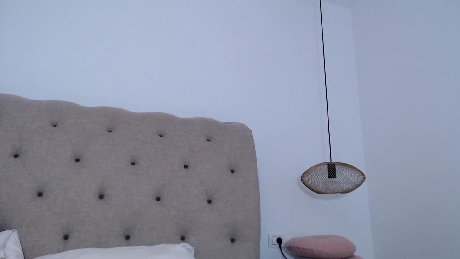Gallery image thumbnail from call_me_em's myfreecams stream on, 01/02/2023, 16:41 image 13 of 20