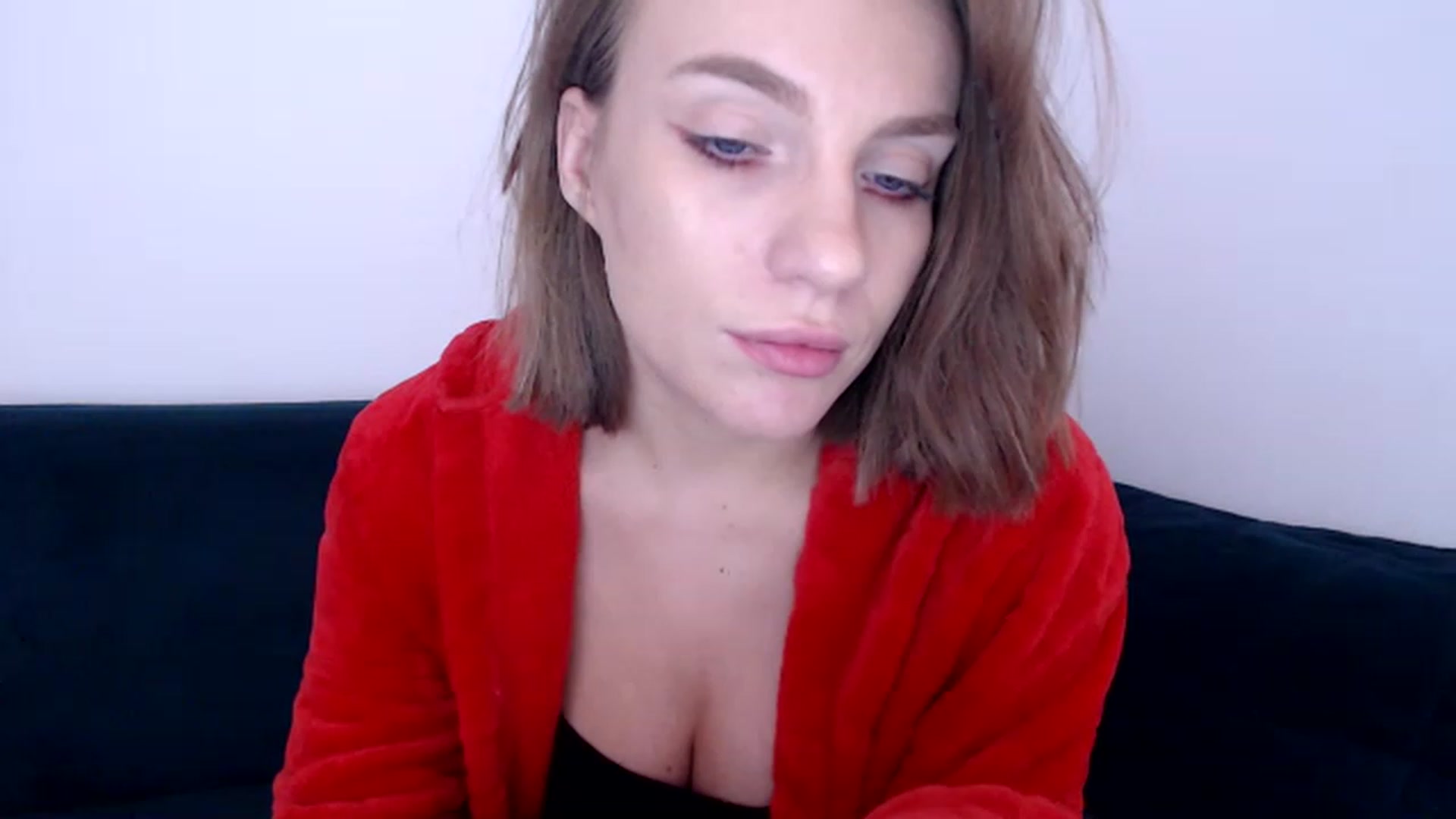 Gallery image thumbnail from call_me_em's myfreecams stream on, 01/05/2023, 10:23 image 1 of 20