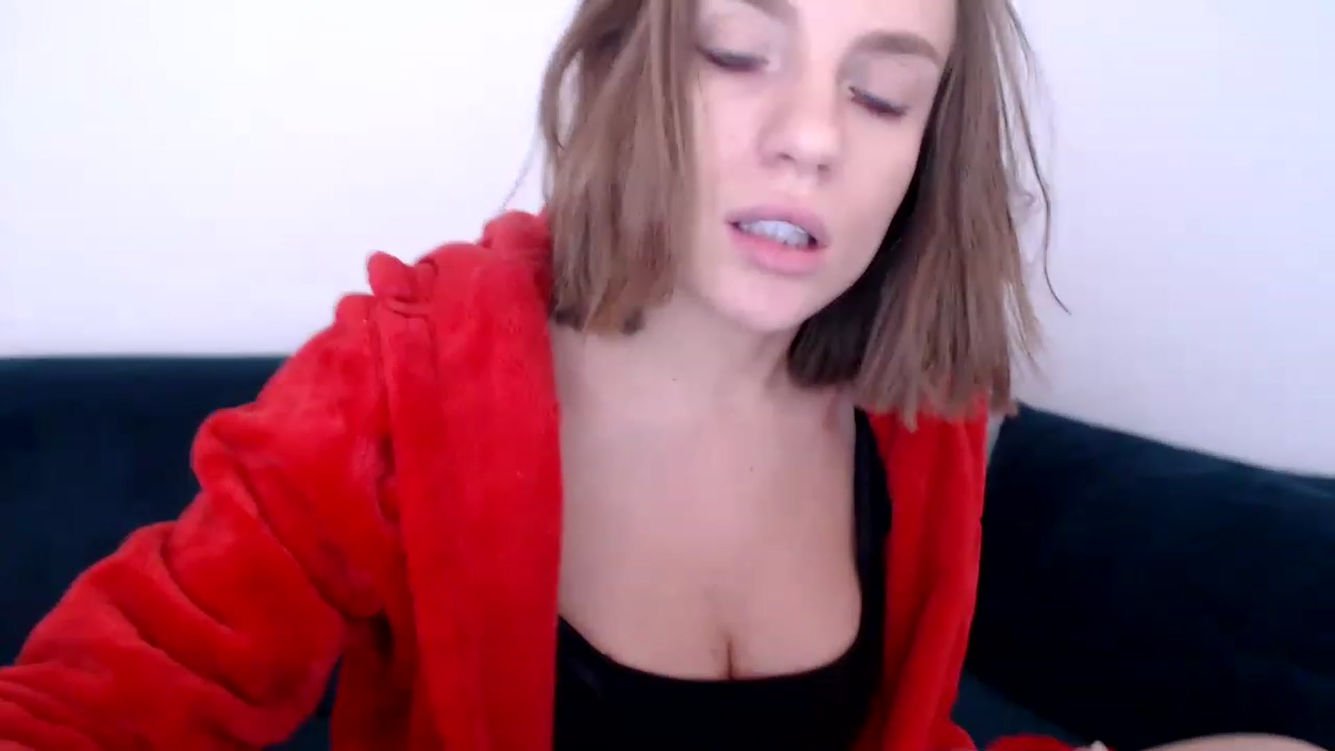 Gallery image thumbnail from call_me_em's myfreecams stream on, 01/05/2023, 10:23 image 15 of 20