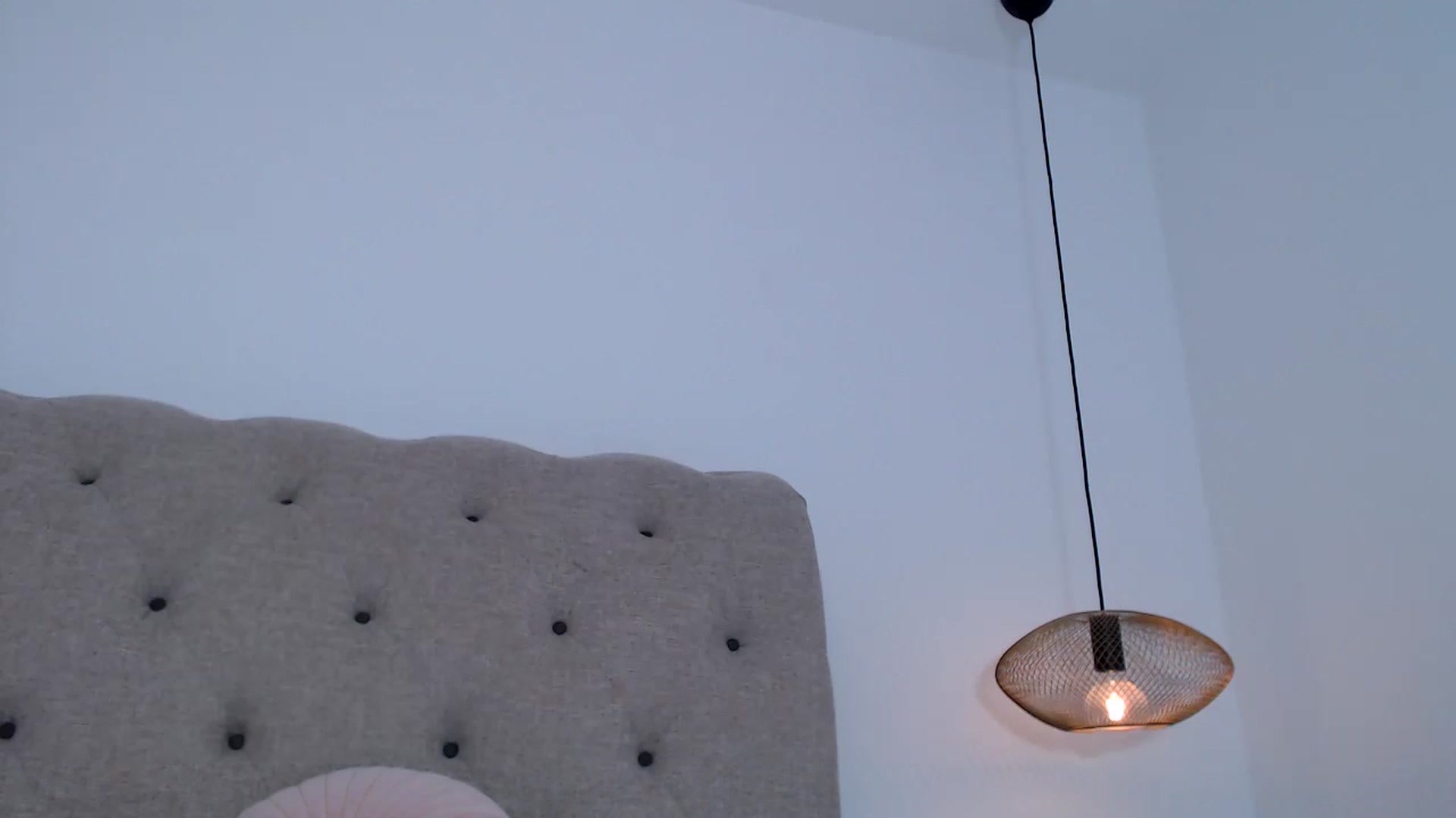 Gallery image thumbnail from call_me_em's myfreecams stream on, 01/10/2023, 19:04 image 6 of 20