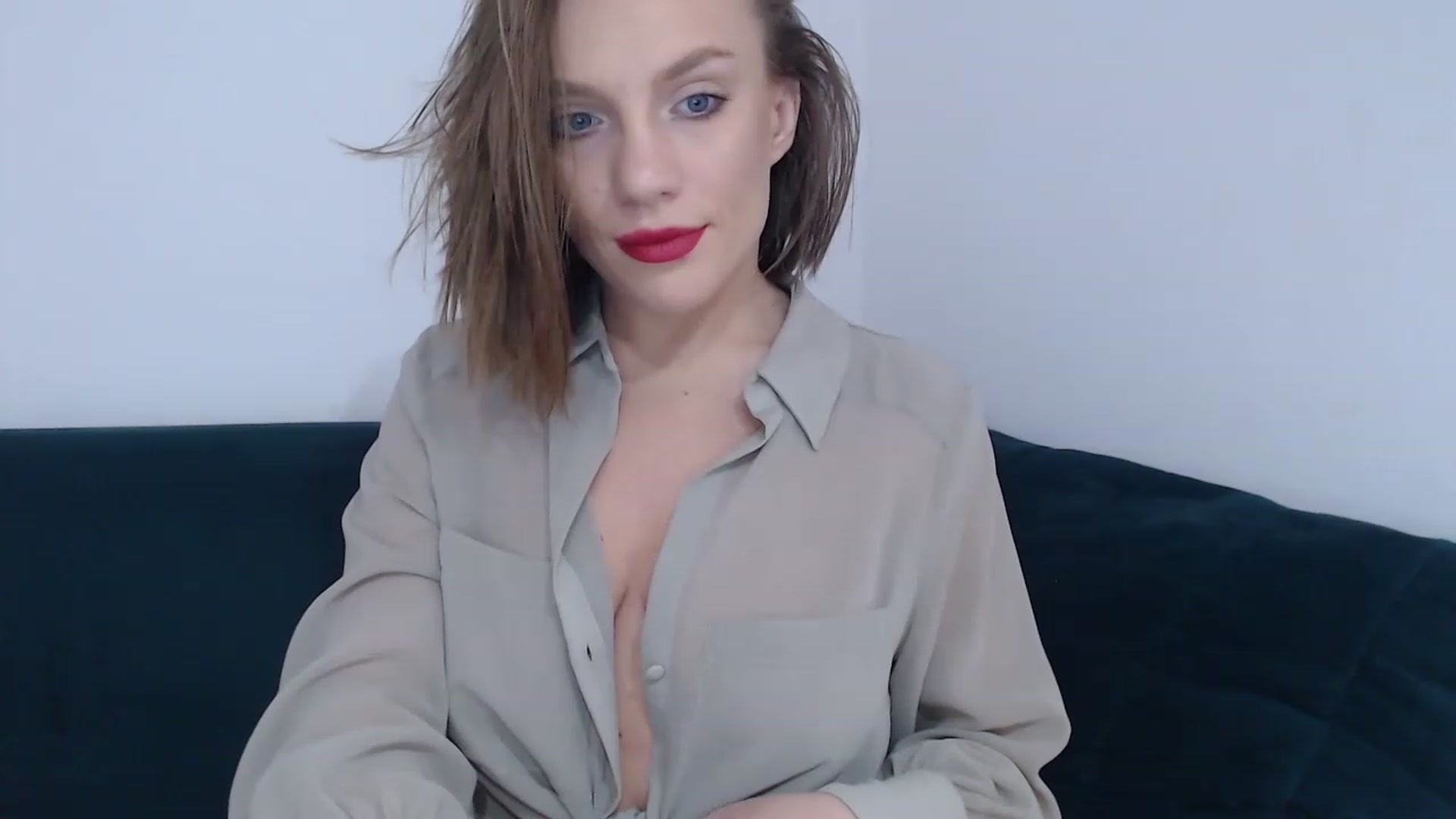 Gallery image thumbnail from call_me_em's myfreecams stream on, 01/15/2023, 11:05 image 14 of 20