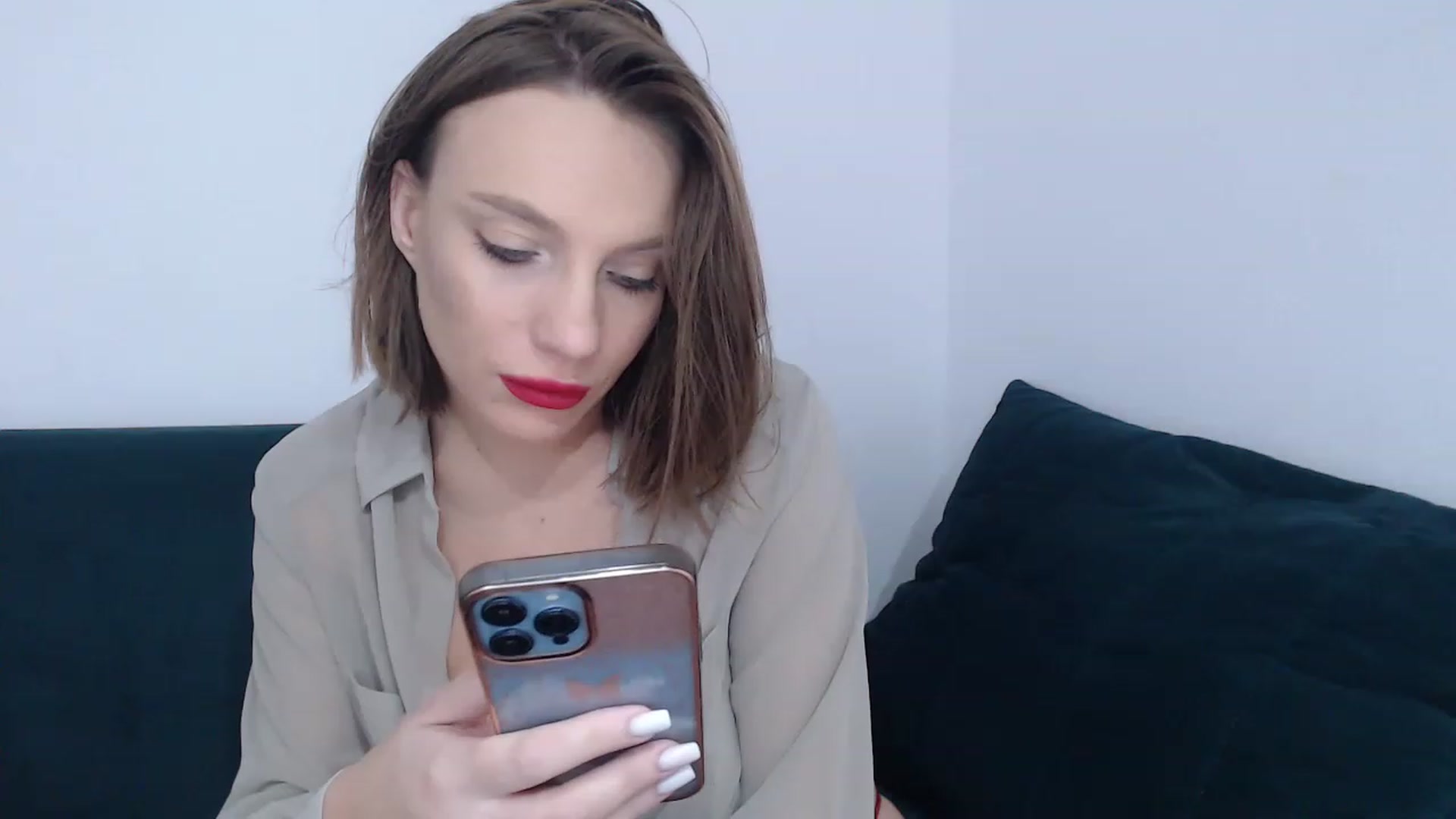 Gallery image thumbnail from call_me_em's myfreecams stream on, 01/15/2023, 11:05 image 1 of 20