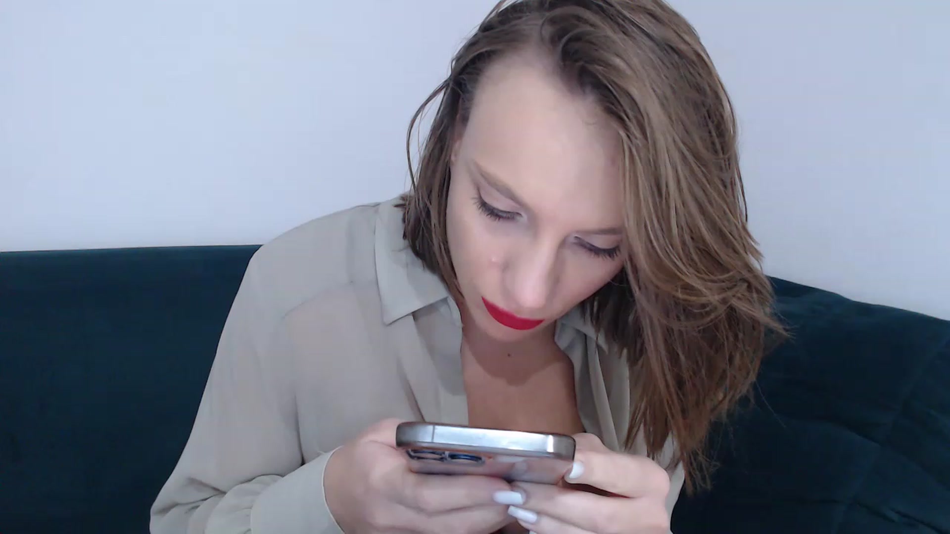 Gallery image thumbnail from call_me_em's myfreecams stream on, 01/15/2023, 11:05 image 9 of 20