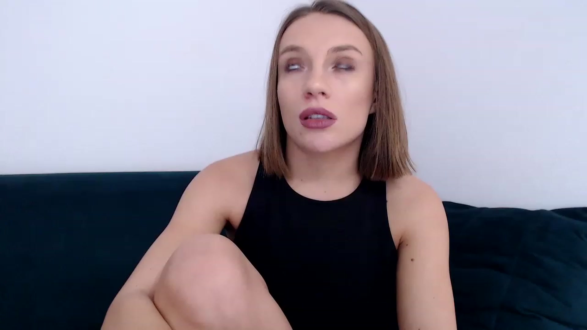 Gallery image thumbnail from call_me_em's myfreecams stream on, 01/16/2023, 10:30 image 16 of 20