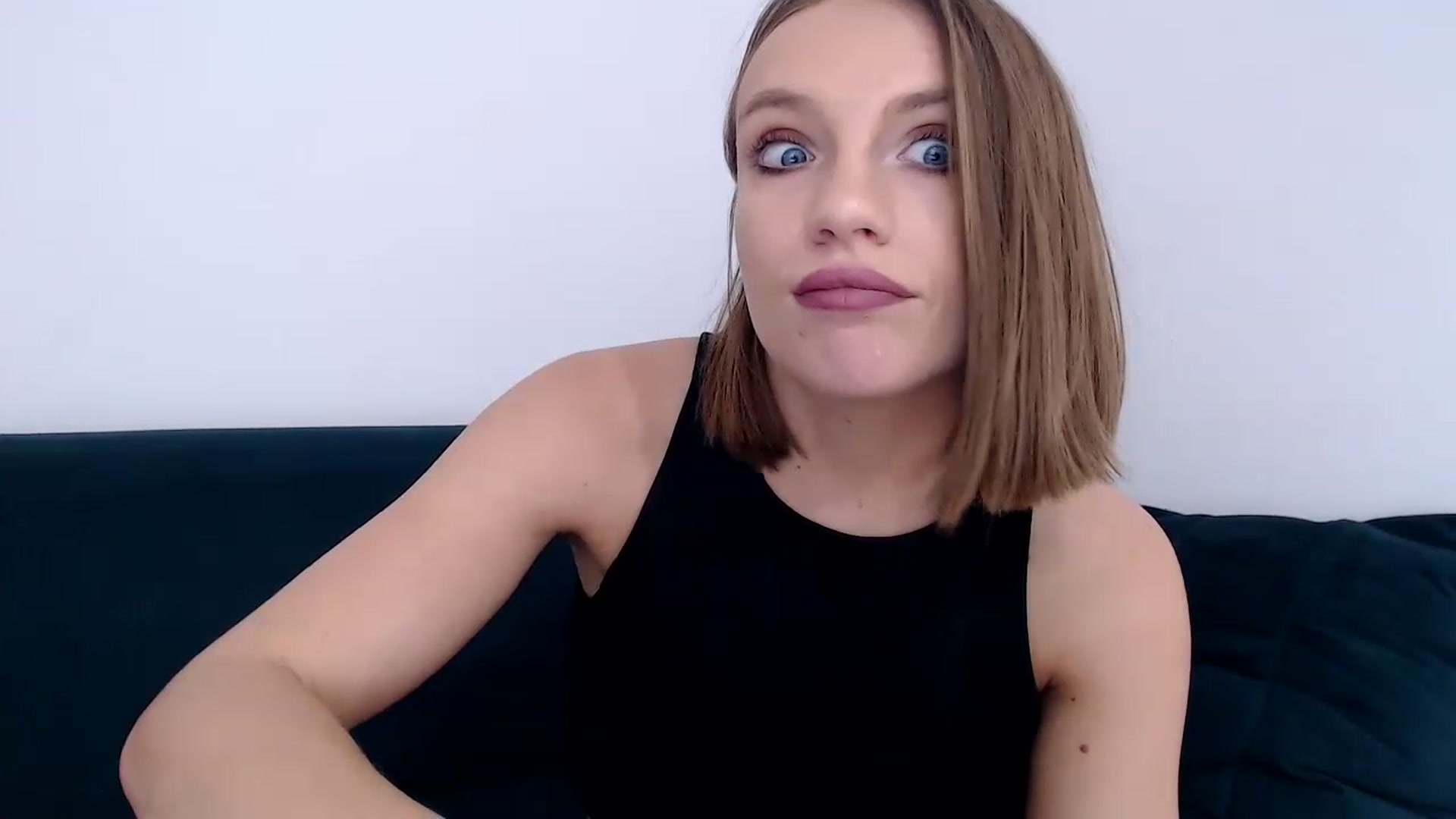 Gallery image thumbnail from call_me_em's myfreecams stream on, 01/16/2023, 10:30 image 17 of 20