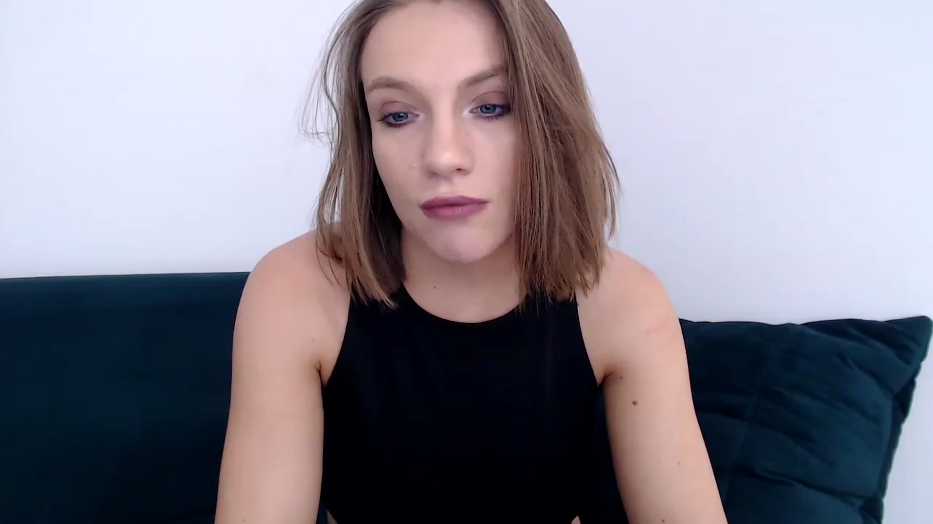 Gallery image thumbnail from call_me_em's myfreecams stream on, 01/16/2023, 10:30 image 13 of 20