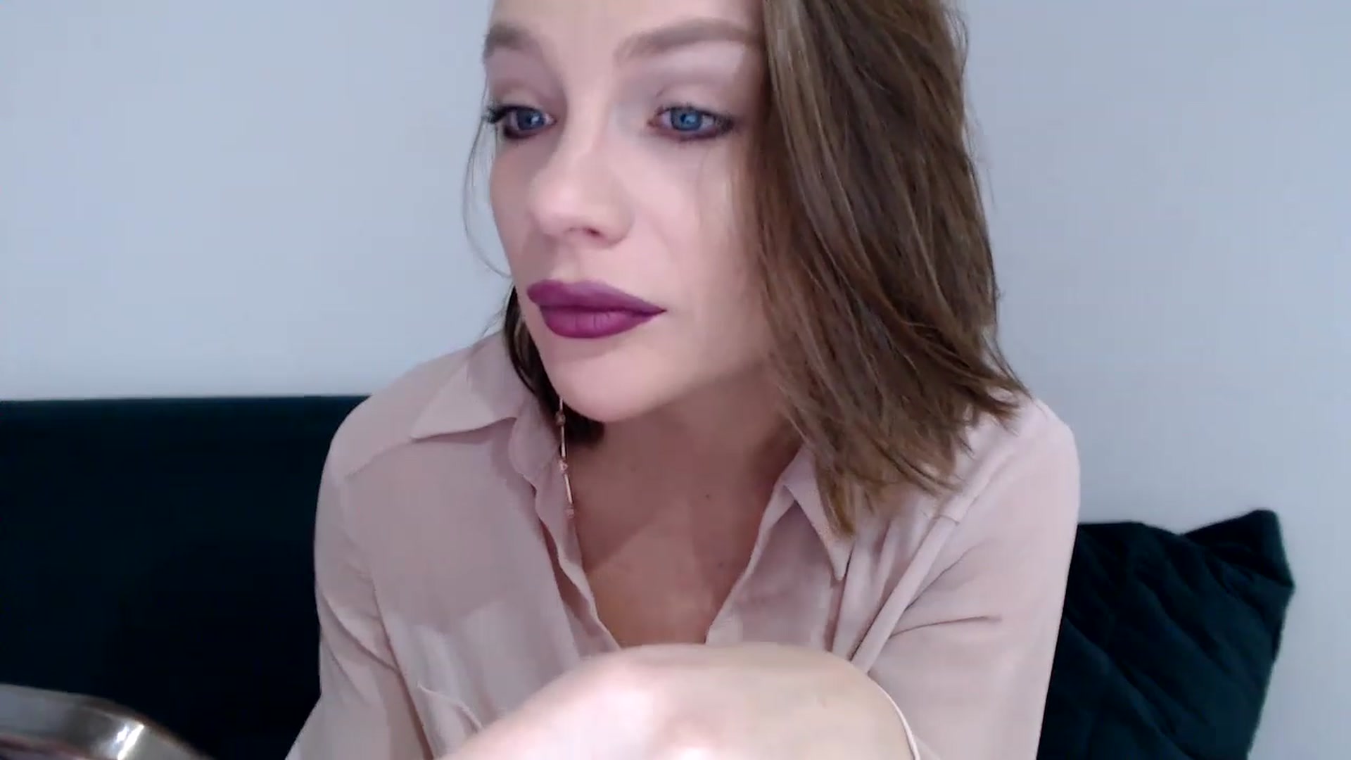 Gallery image thumbnail from call_me_em's myfreecams stream on, 01/20/2023, 08:28 image 5 of 20