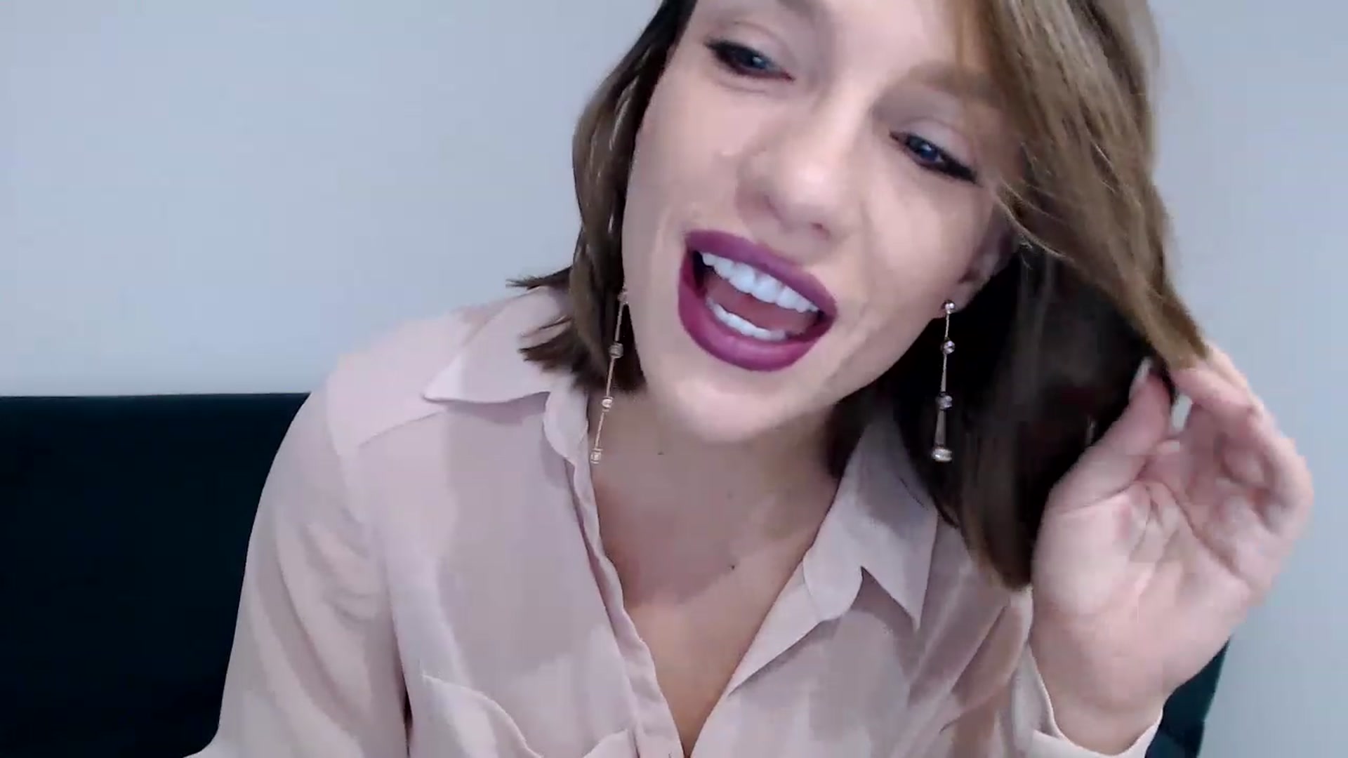 Gallery image thumbnail from call_me_em's myfreecams stream on, 01/20/2023, 08:28 image 4 of 20