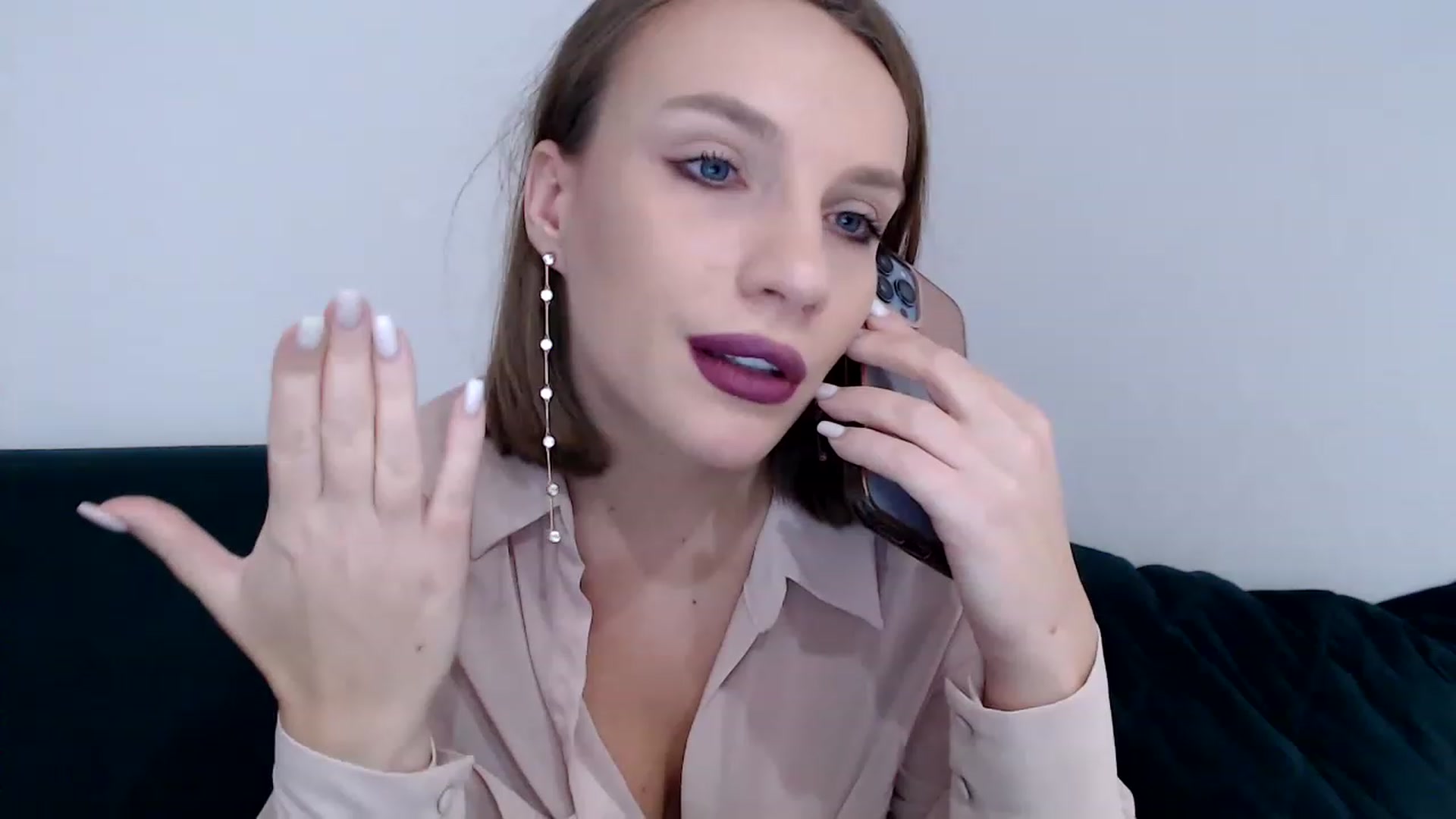 Gallery image thumbnail from call_me_em's myfreecams stream on, 01/20/2023, 09:10 image 10 of 20