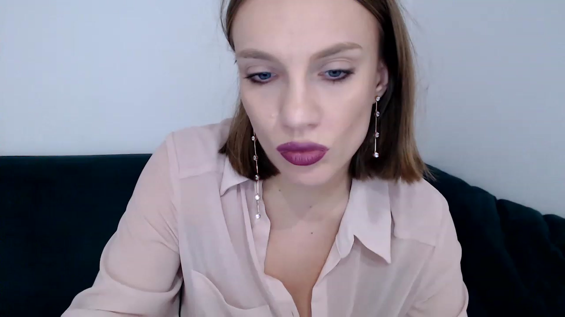 Gallery image thumbnail from call_me_em's myfreecams stream on, 01/20/2023, 11:04 image 19 of 20