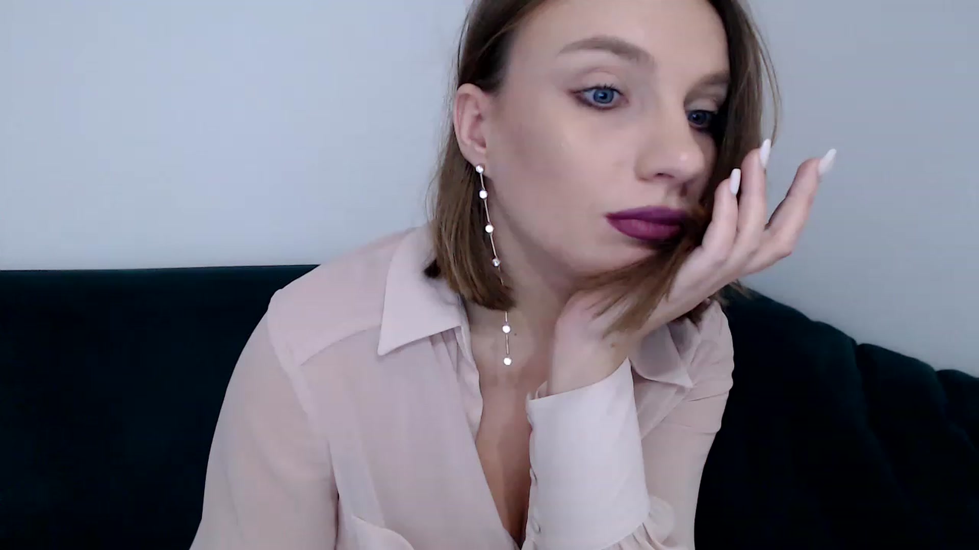 Gallery image thumbnail from call_me_em's myfreecams stream on, 01/20/2023, 11:04 image 11 of 20