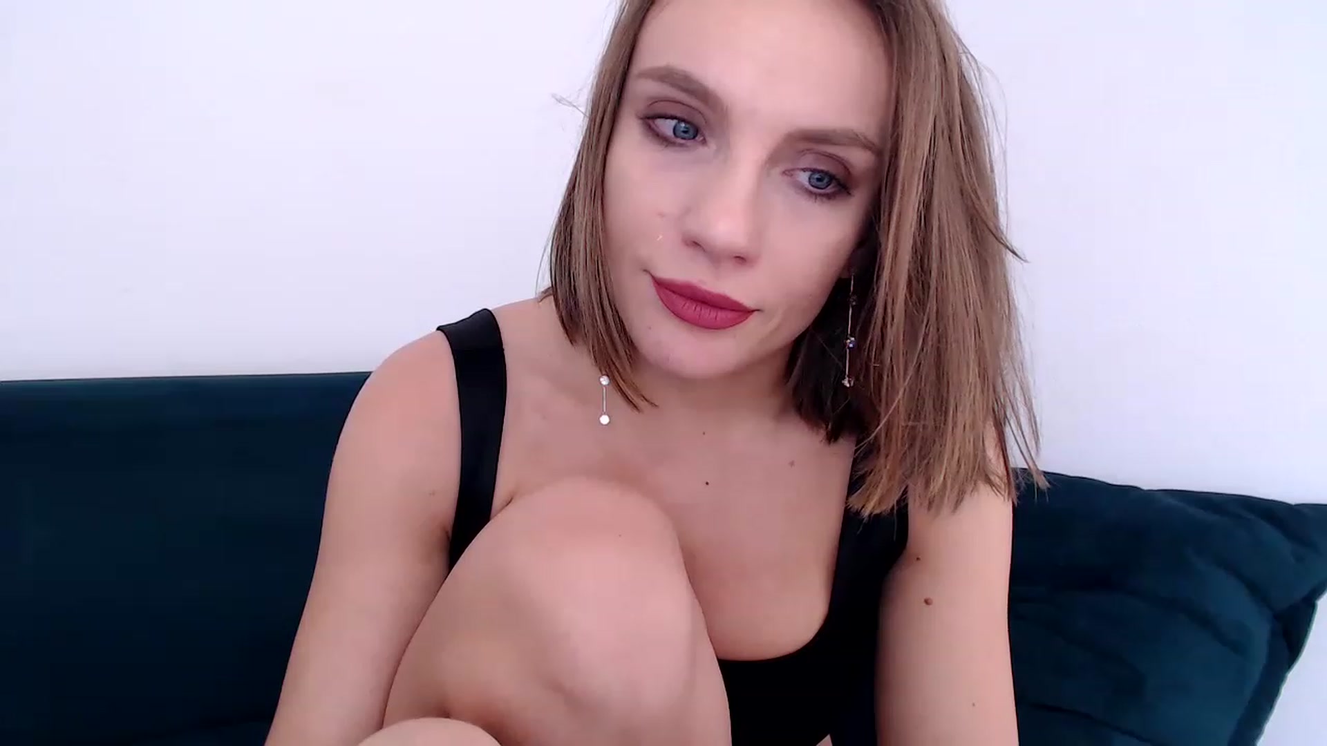 Gallery image thumbnail from call_me_em's myfreecams stream on, 01/21/2023, 13:16 image 9 of 20