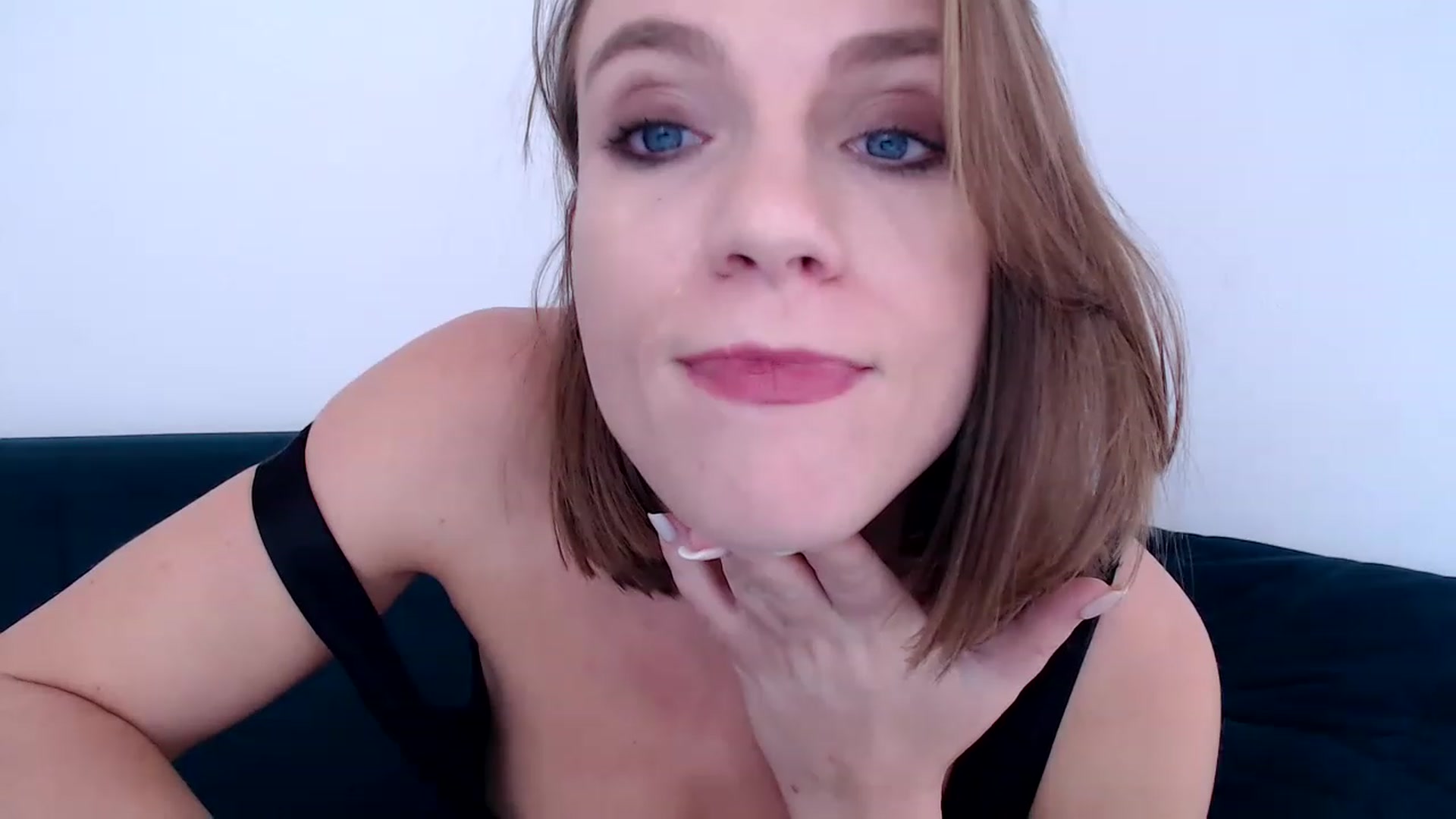 Gallery image thumbnail from call_me_em's myfreecams stream on, 01/21/2023, 13:16 image 3 of 20