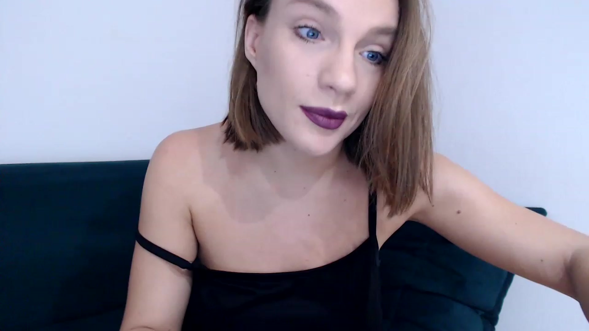 Gallery image thumbnail from call_me_em's myfreecams stream on, 01/22/2023, 10:12 image 6 of 20