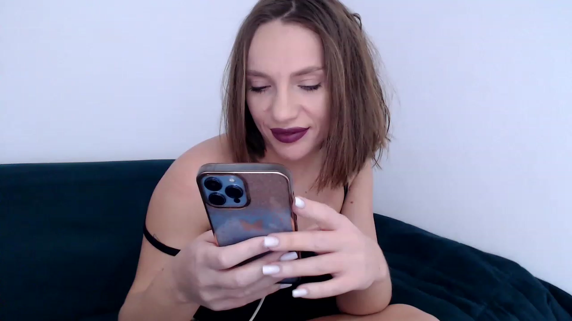 Gallery image thumbnail from call_me_em's myfreecams stream on, 01/22/2023, 10:12 image 11 of 20